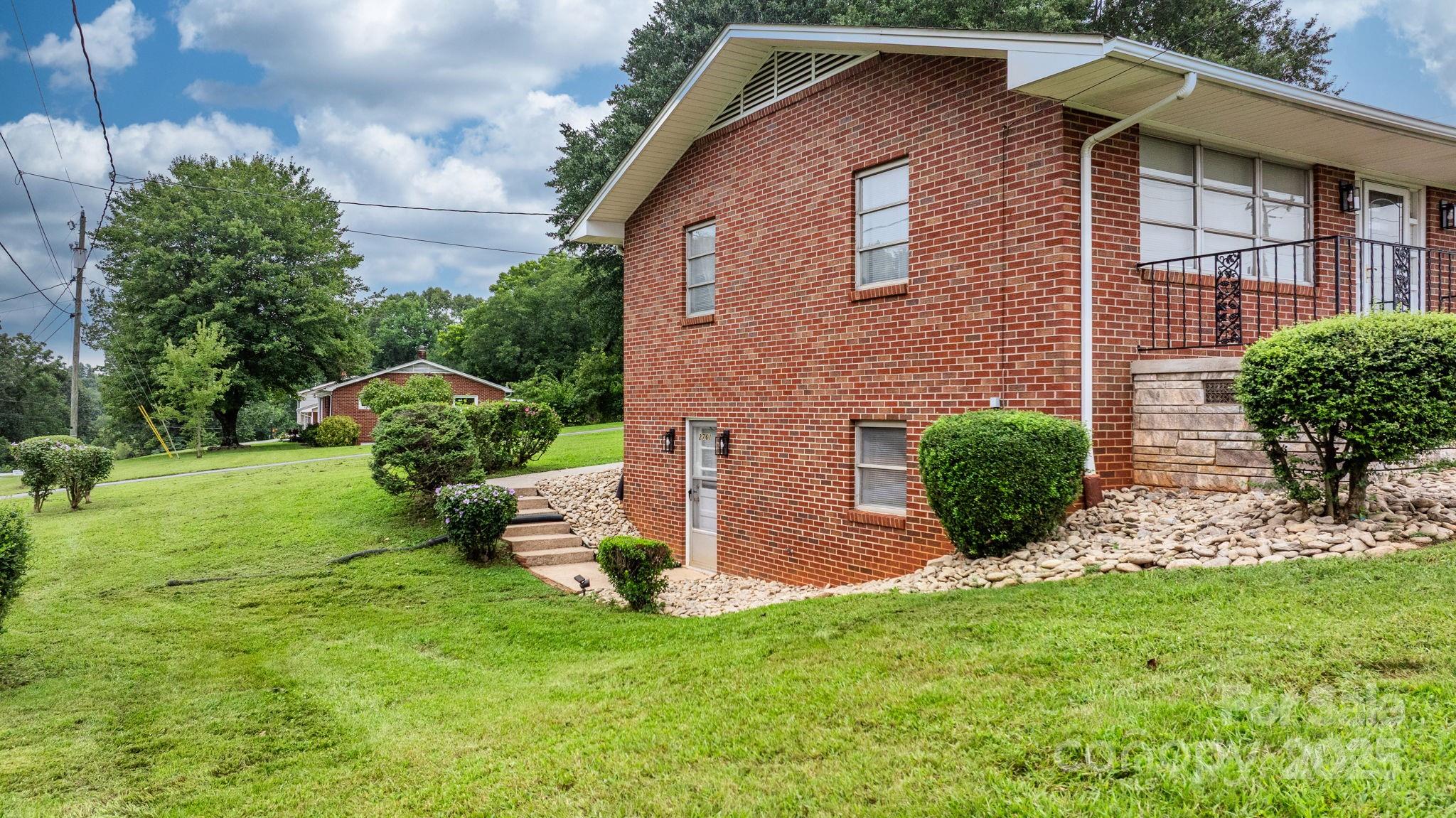 main property photo 29