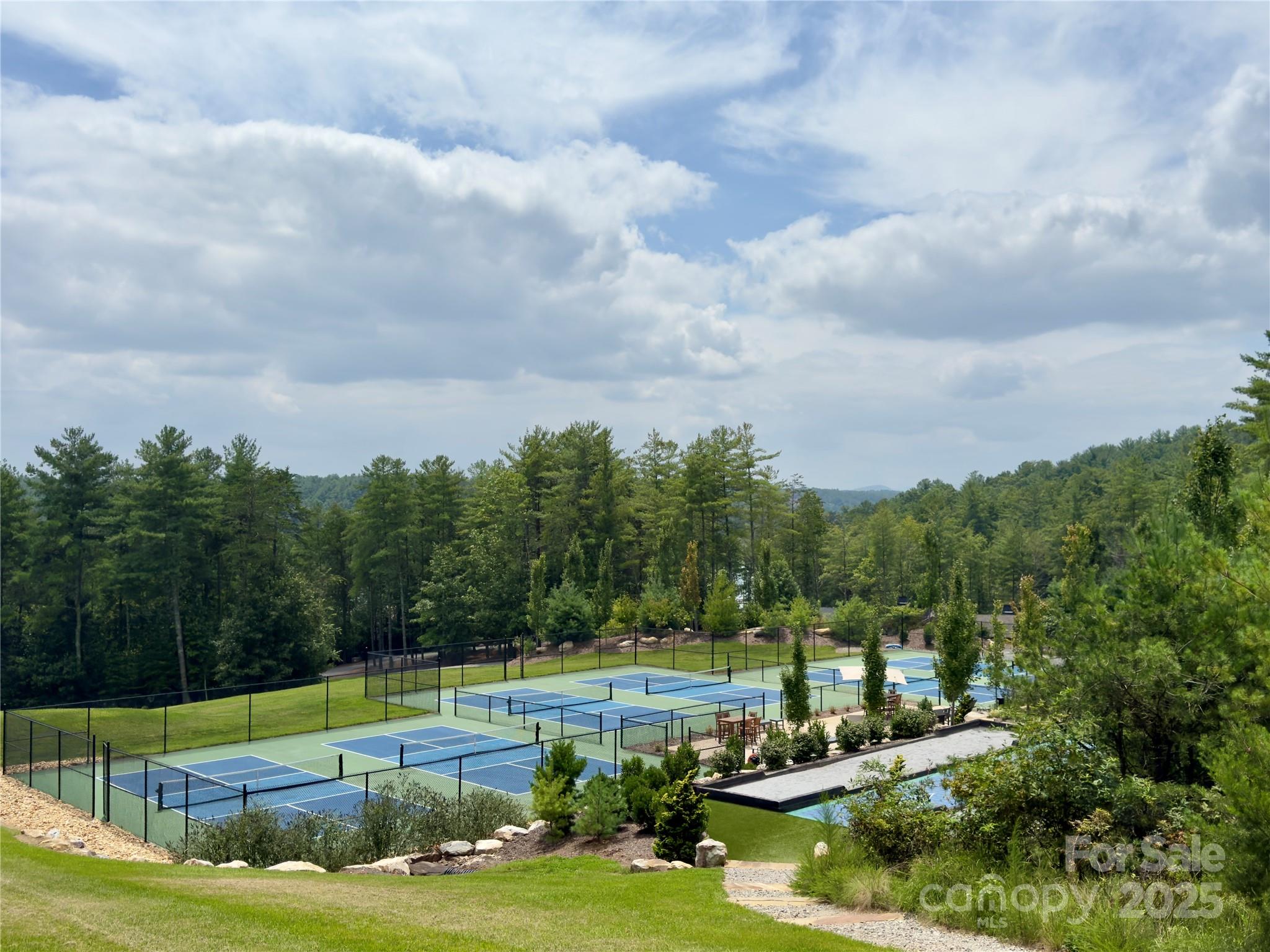 property viewer photo 40