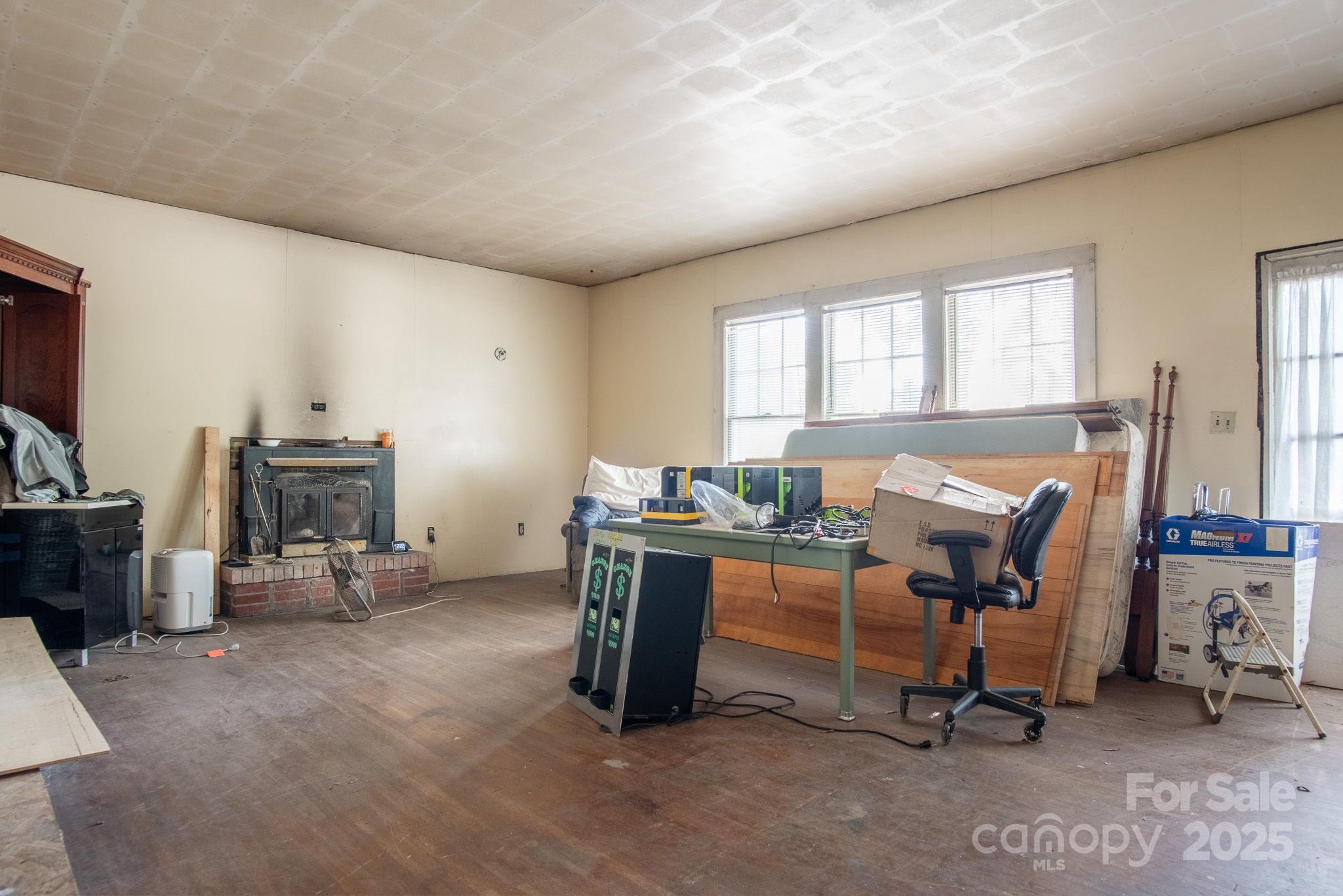 main property photo 44