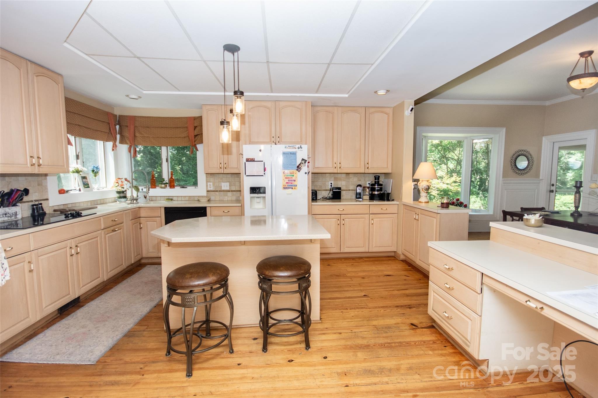 main property photo 11