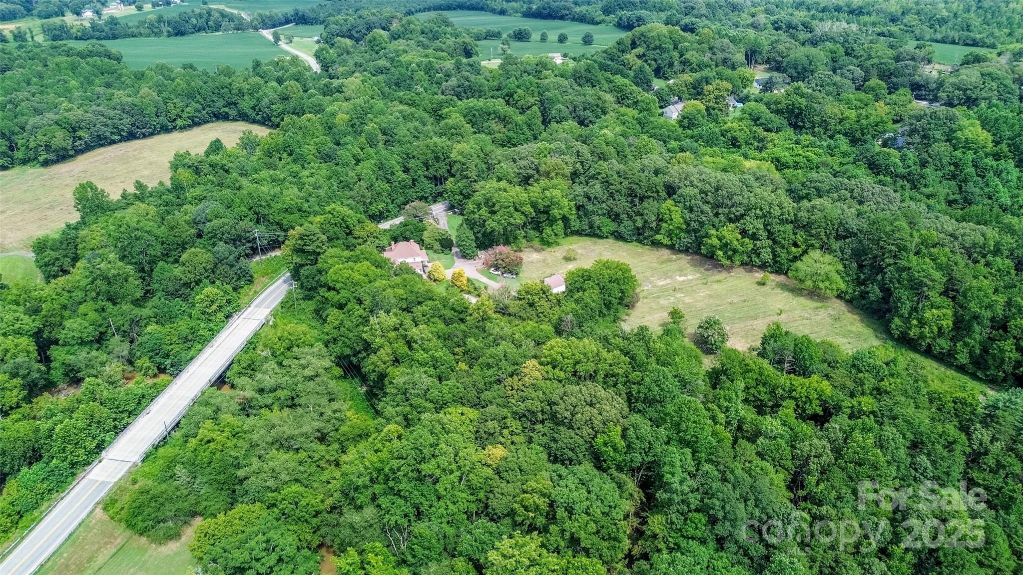 main property photo 40