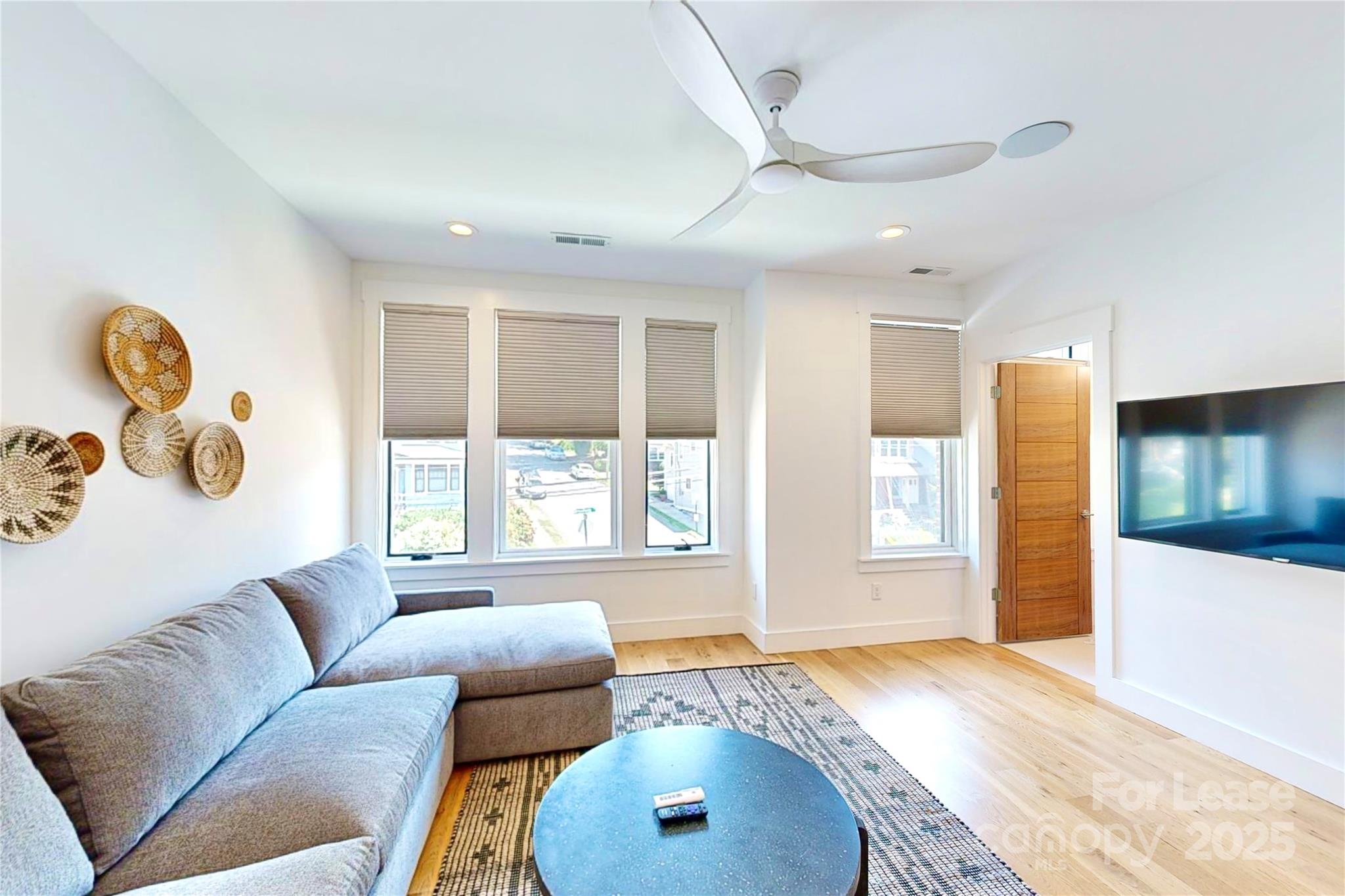 property viewer photo 11