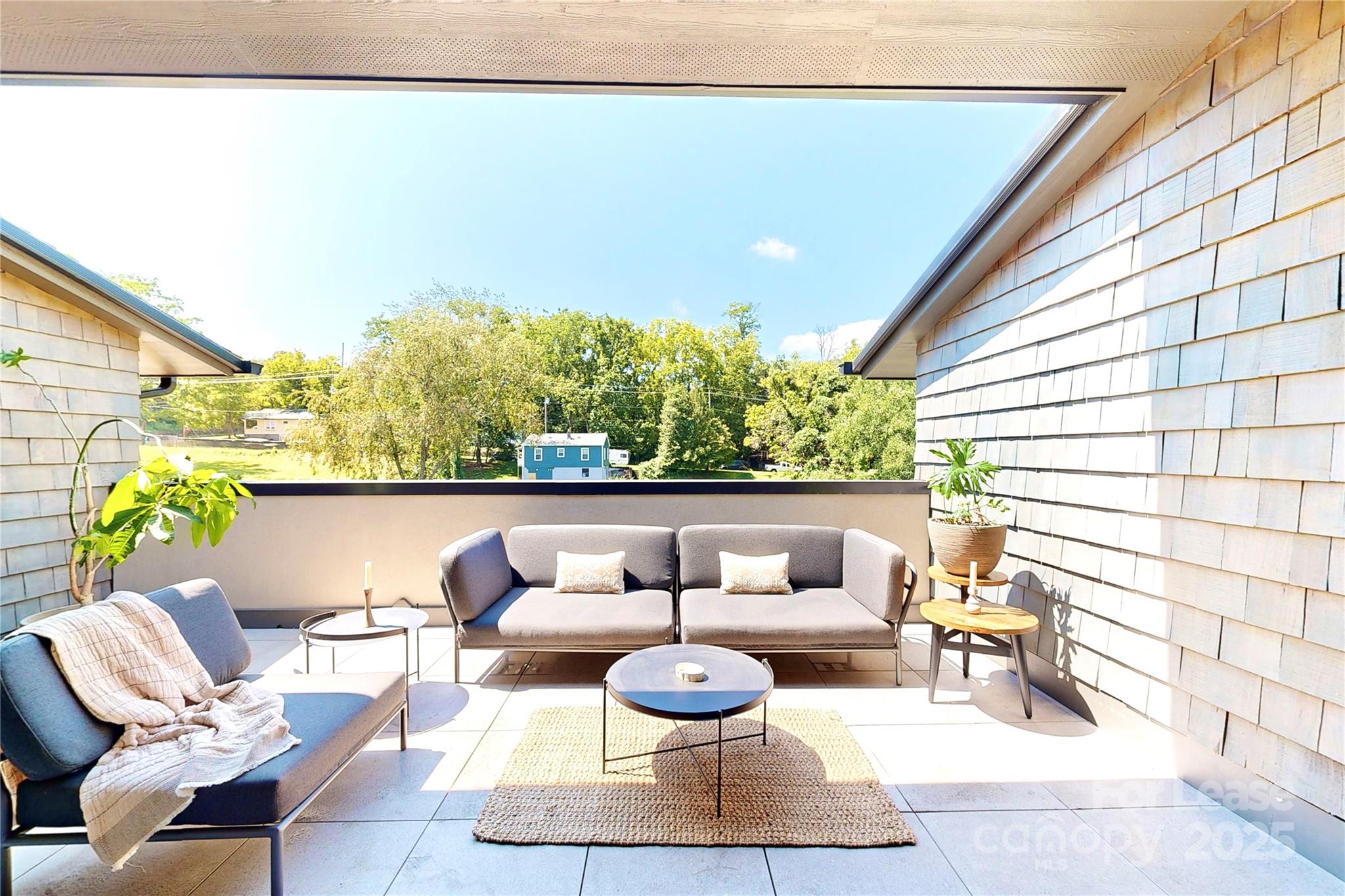 property viewer photo 15