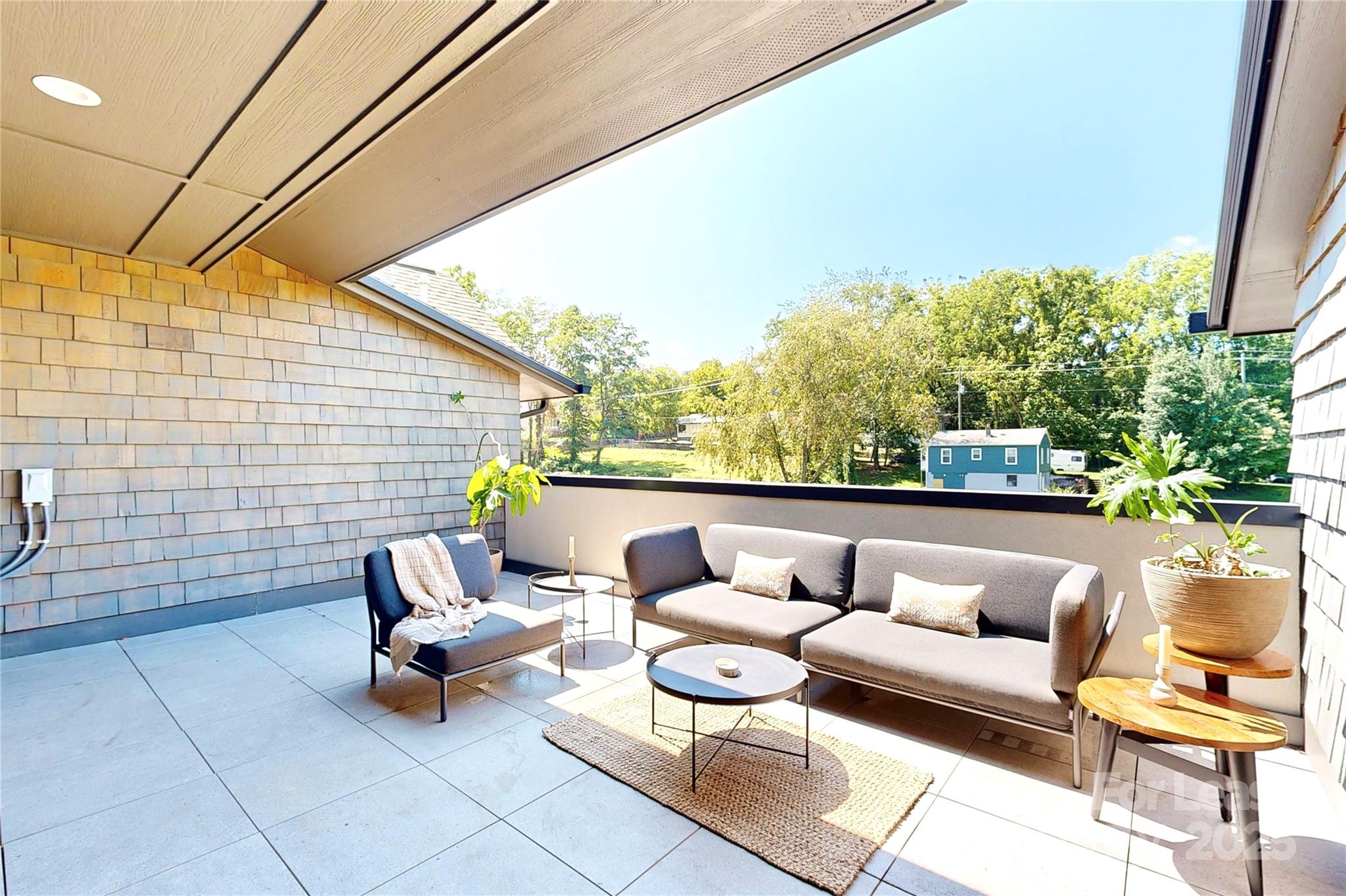 property viewer photo 18