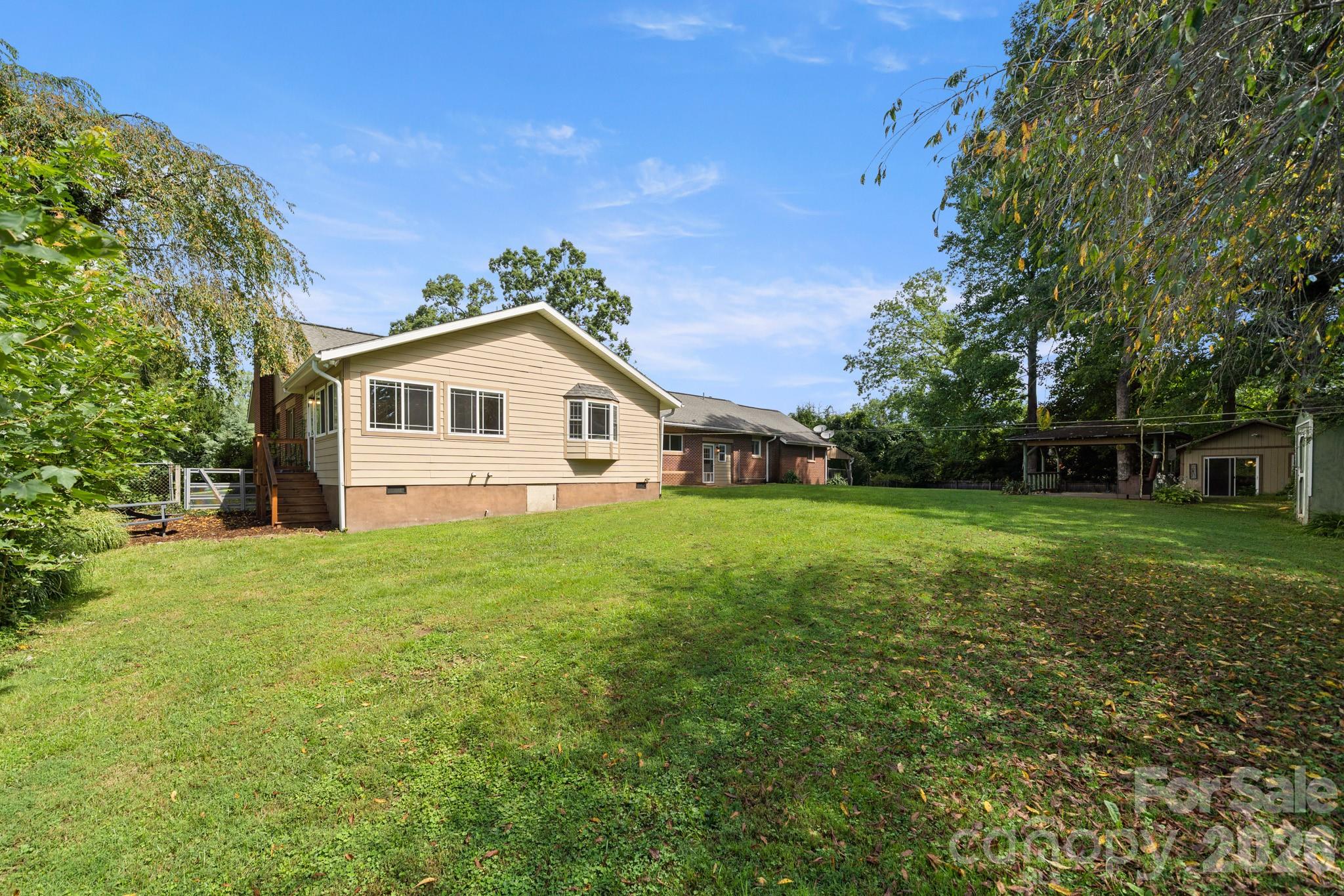 main property photo 41