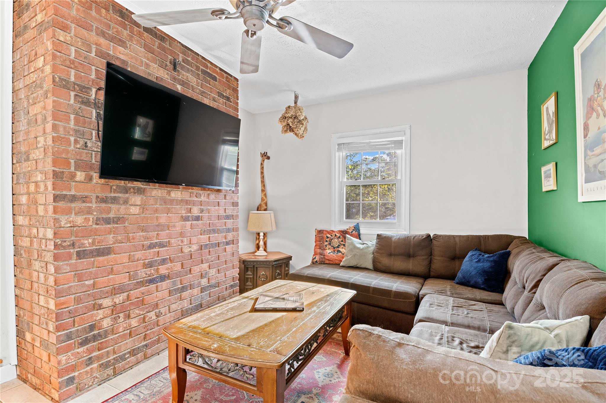property viewer photo 4