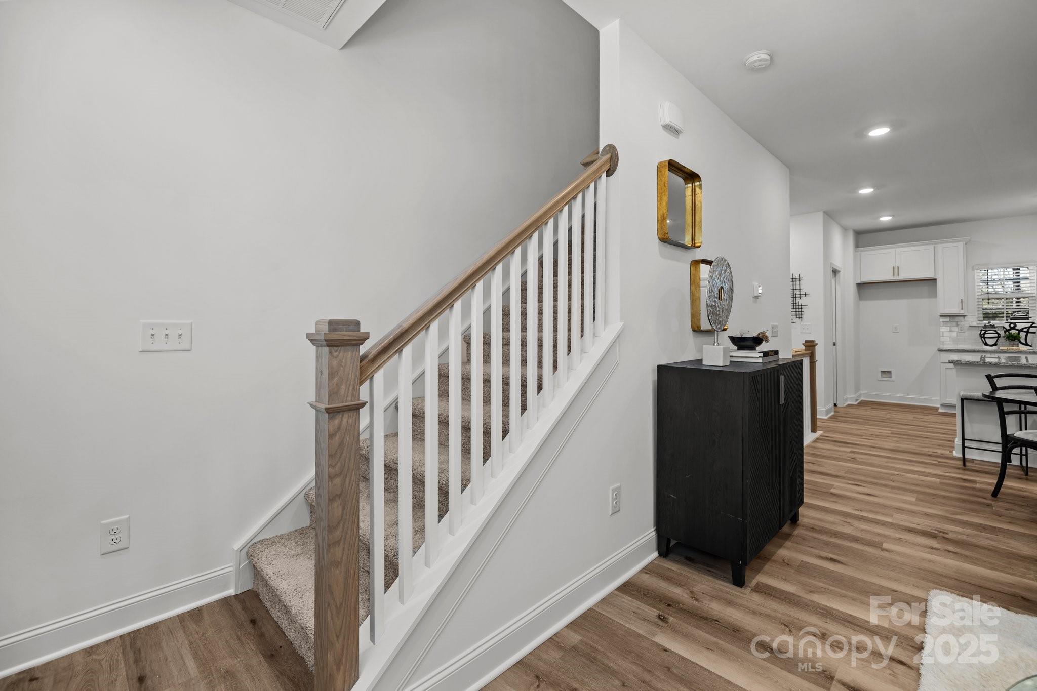 property viewer photo 10