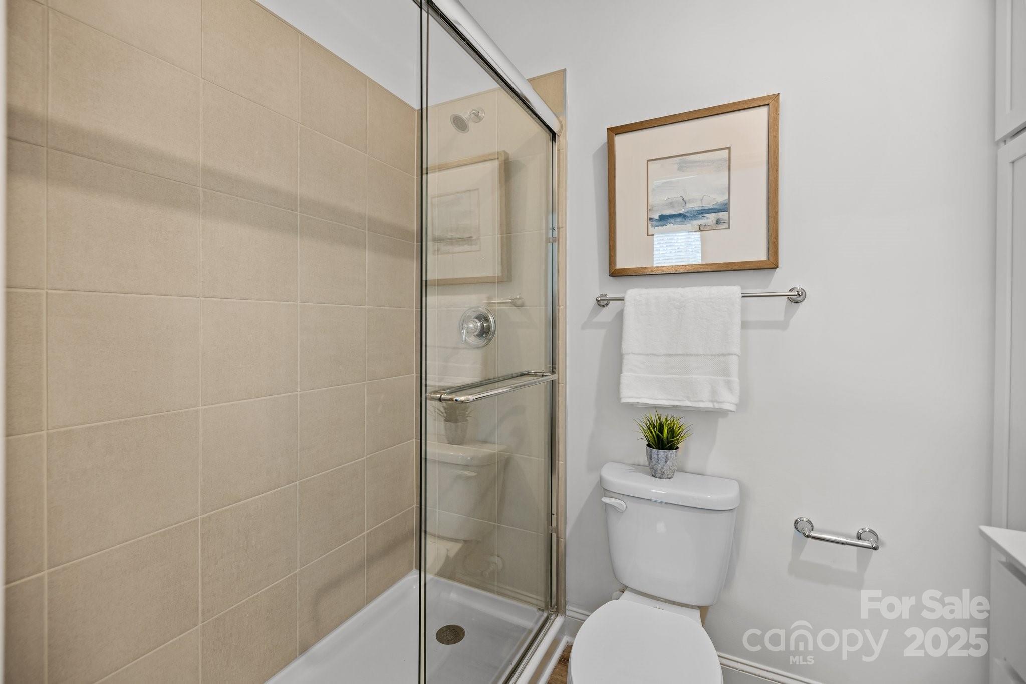 property viewer photo 18