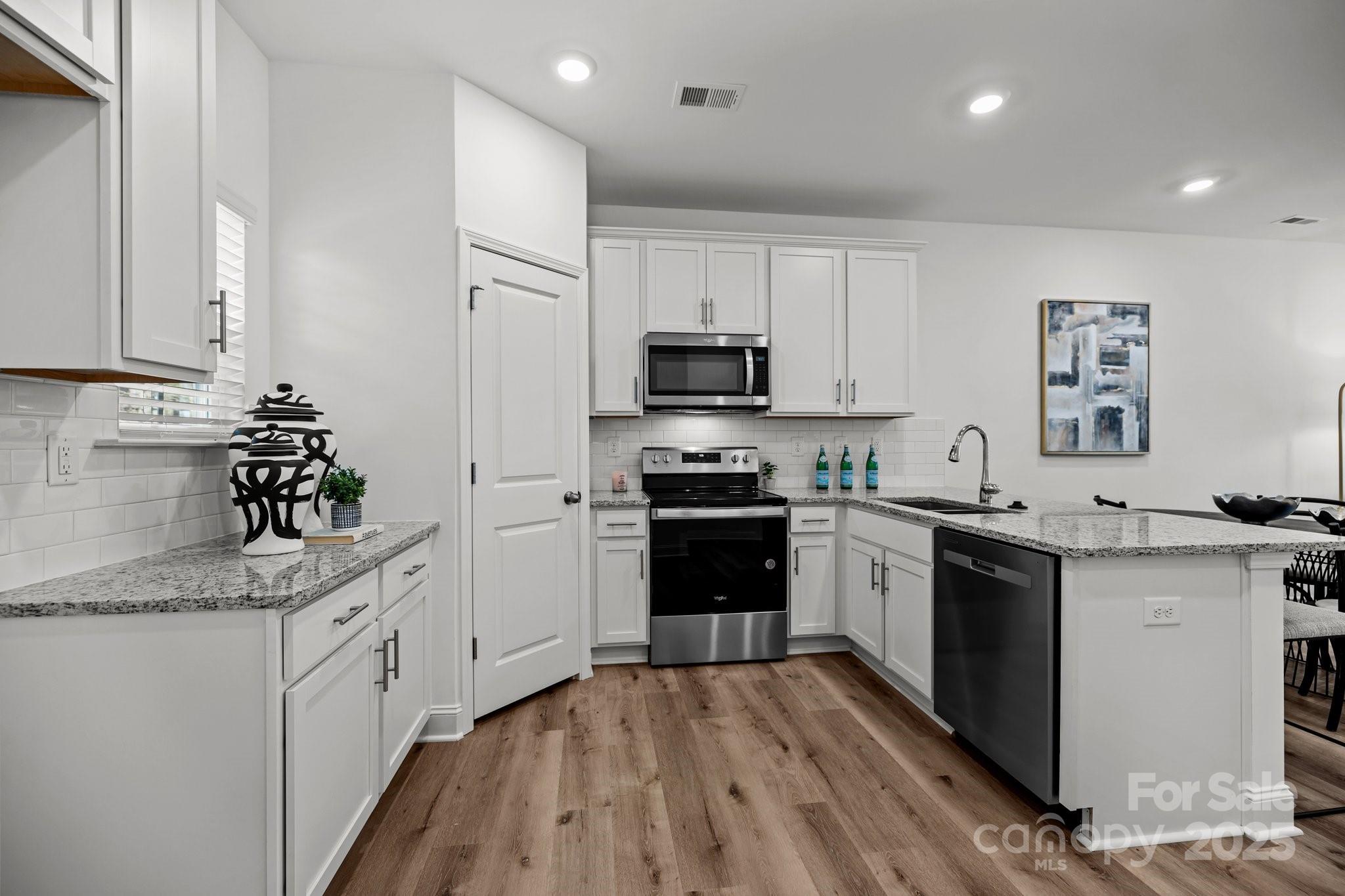 property viewer photo 2