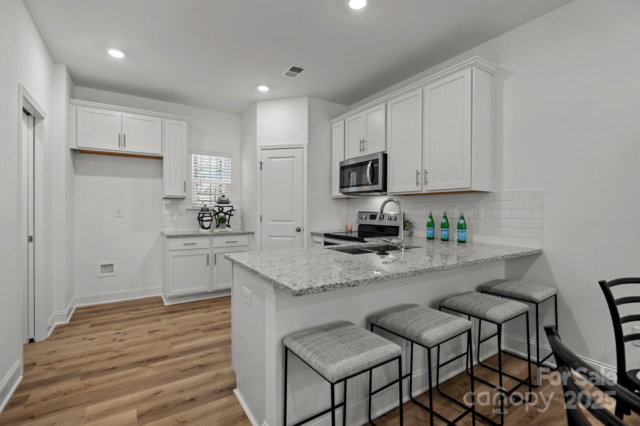 property viewer photo 5