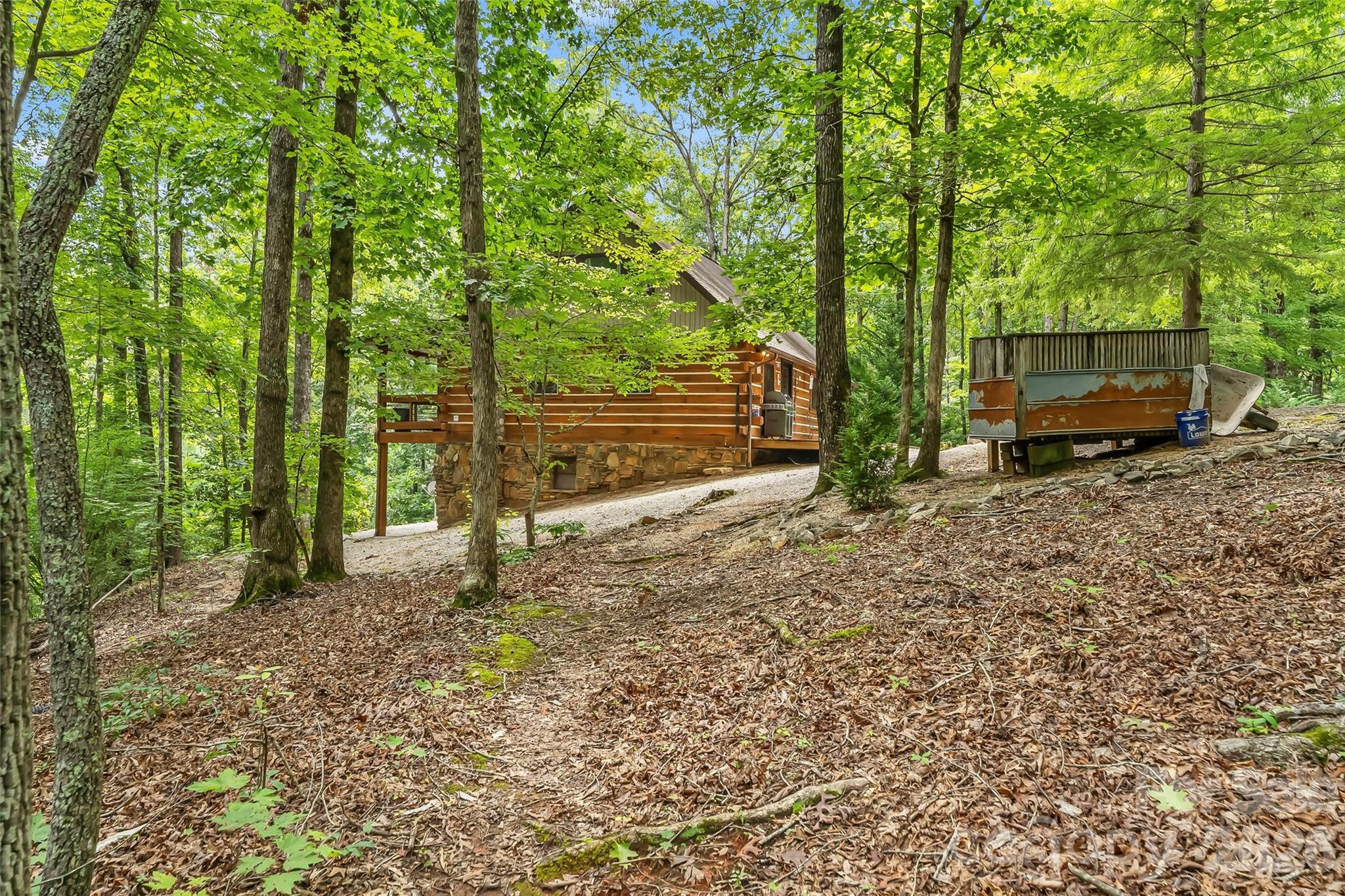 main property photo 33