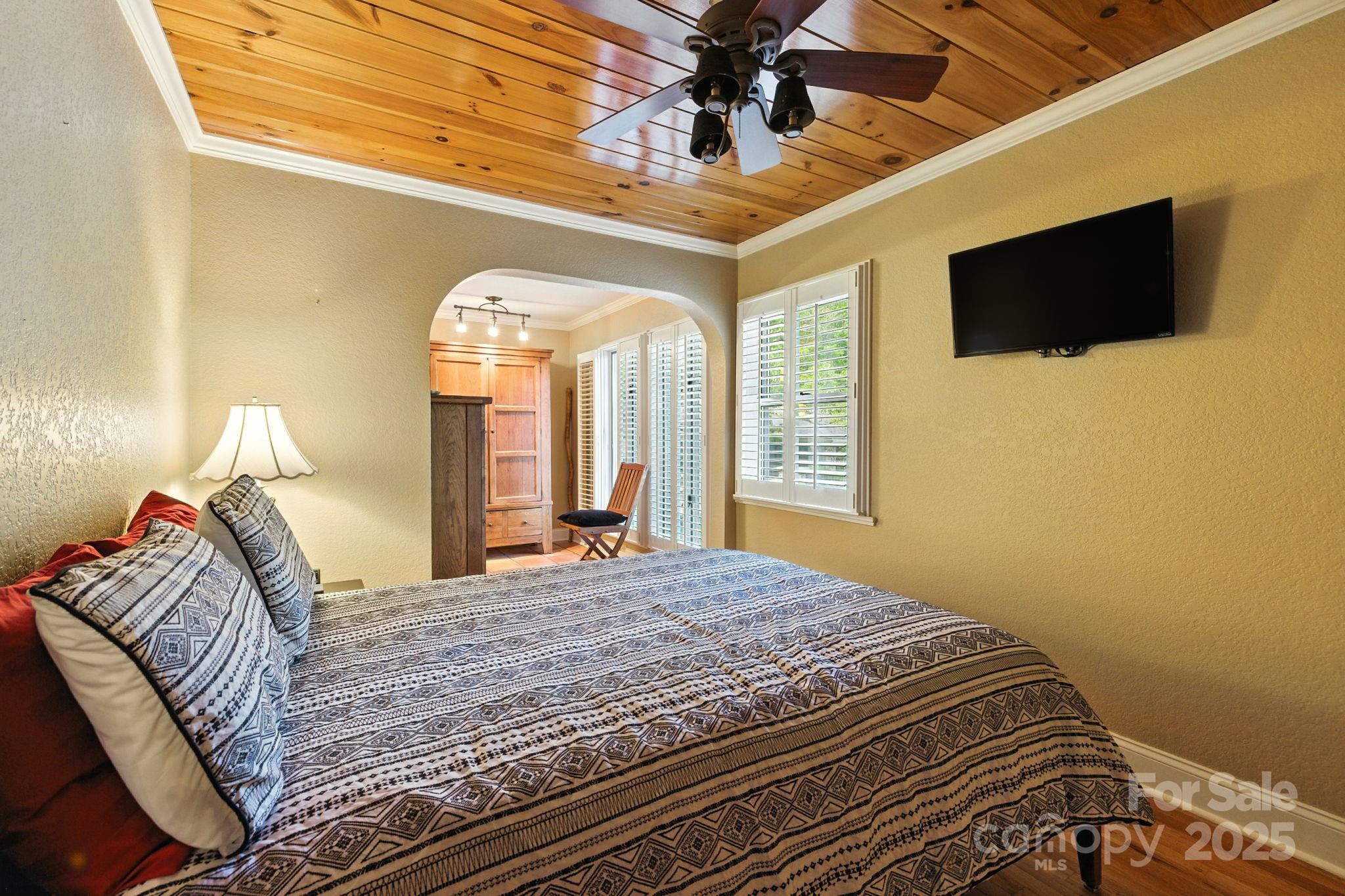 main property photo 15