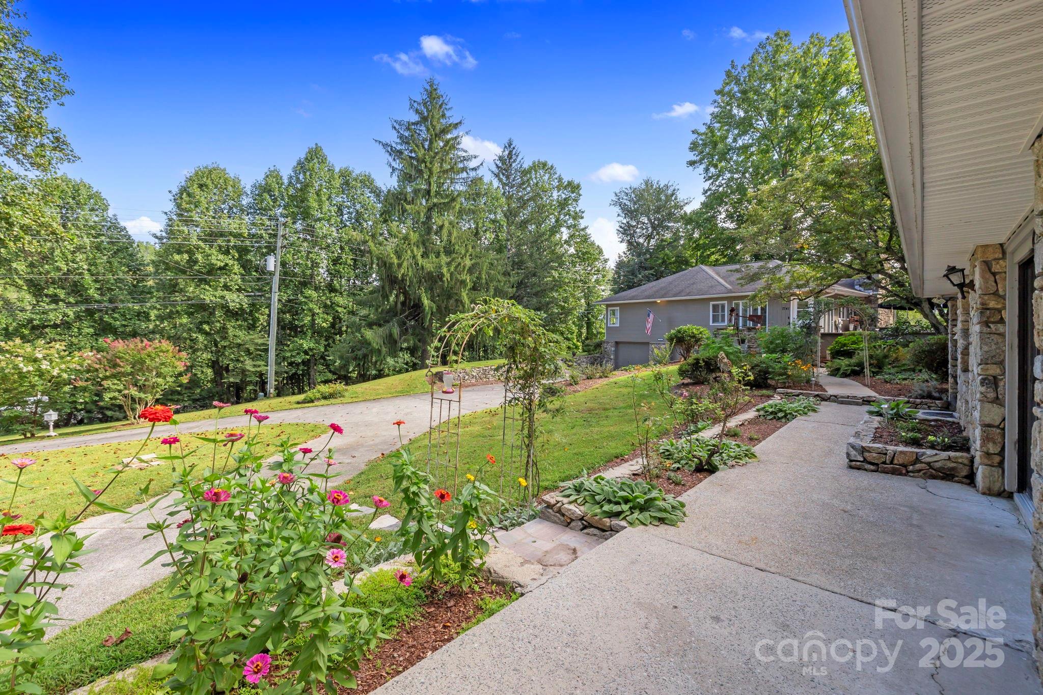 main property photo 24