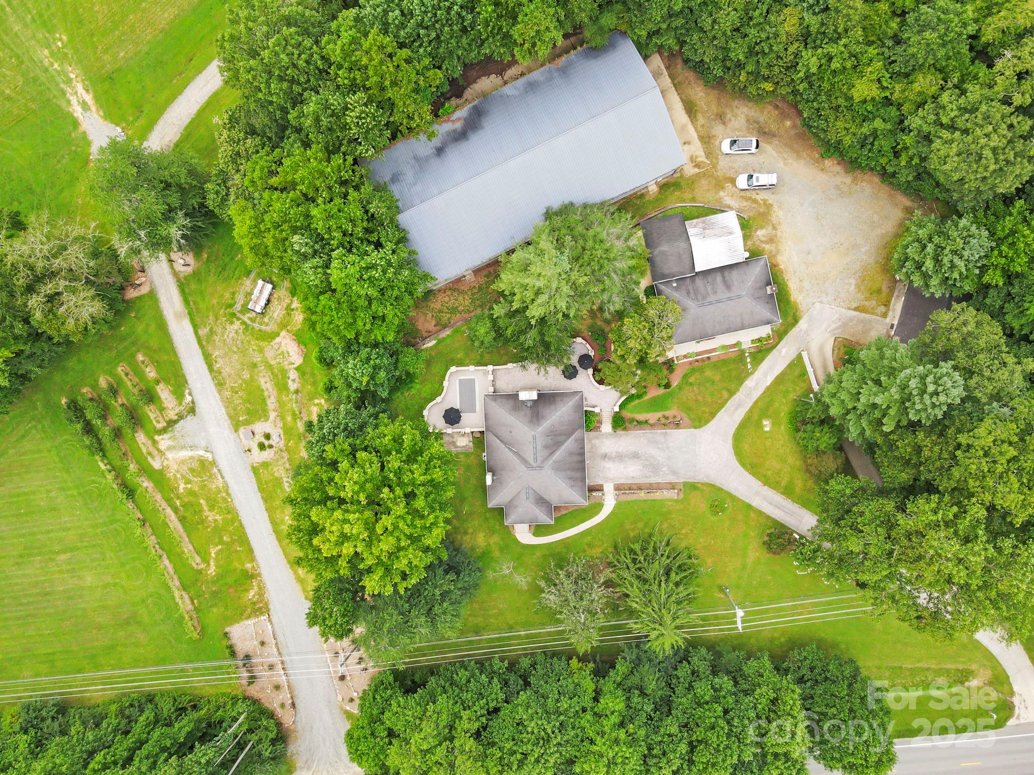 main property photo 6