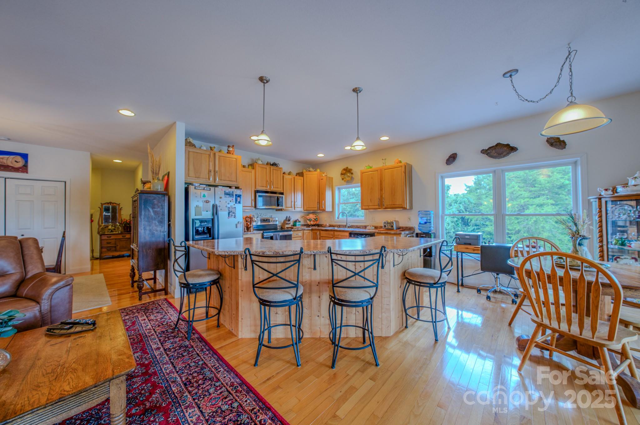 main property photo 30