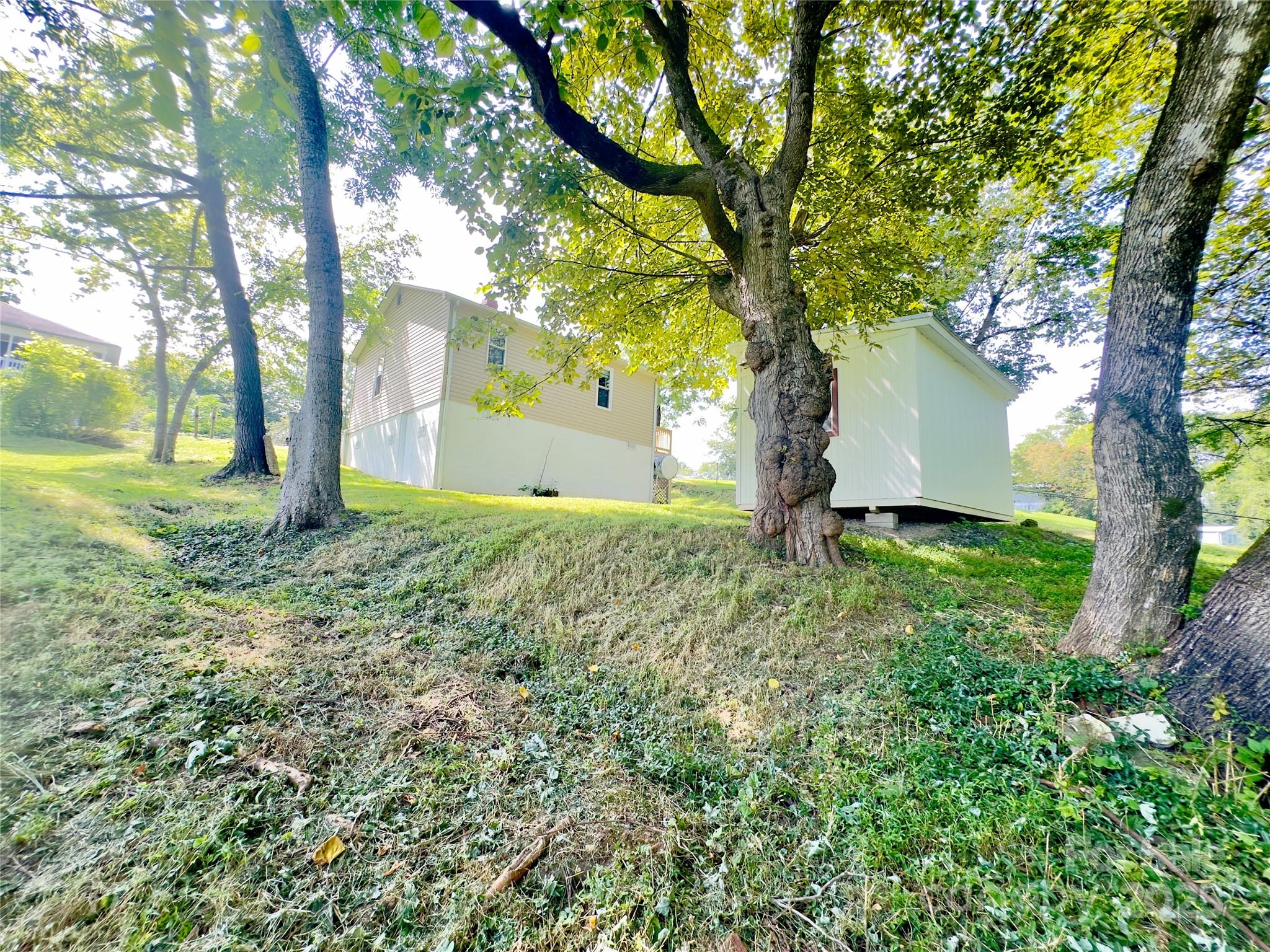 main property photo 9