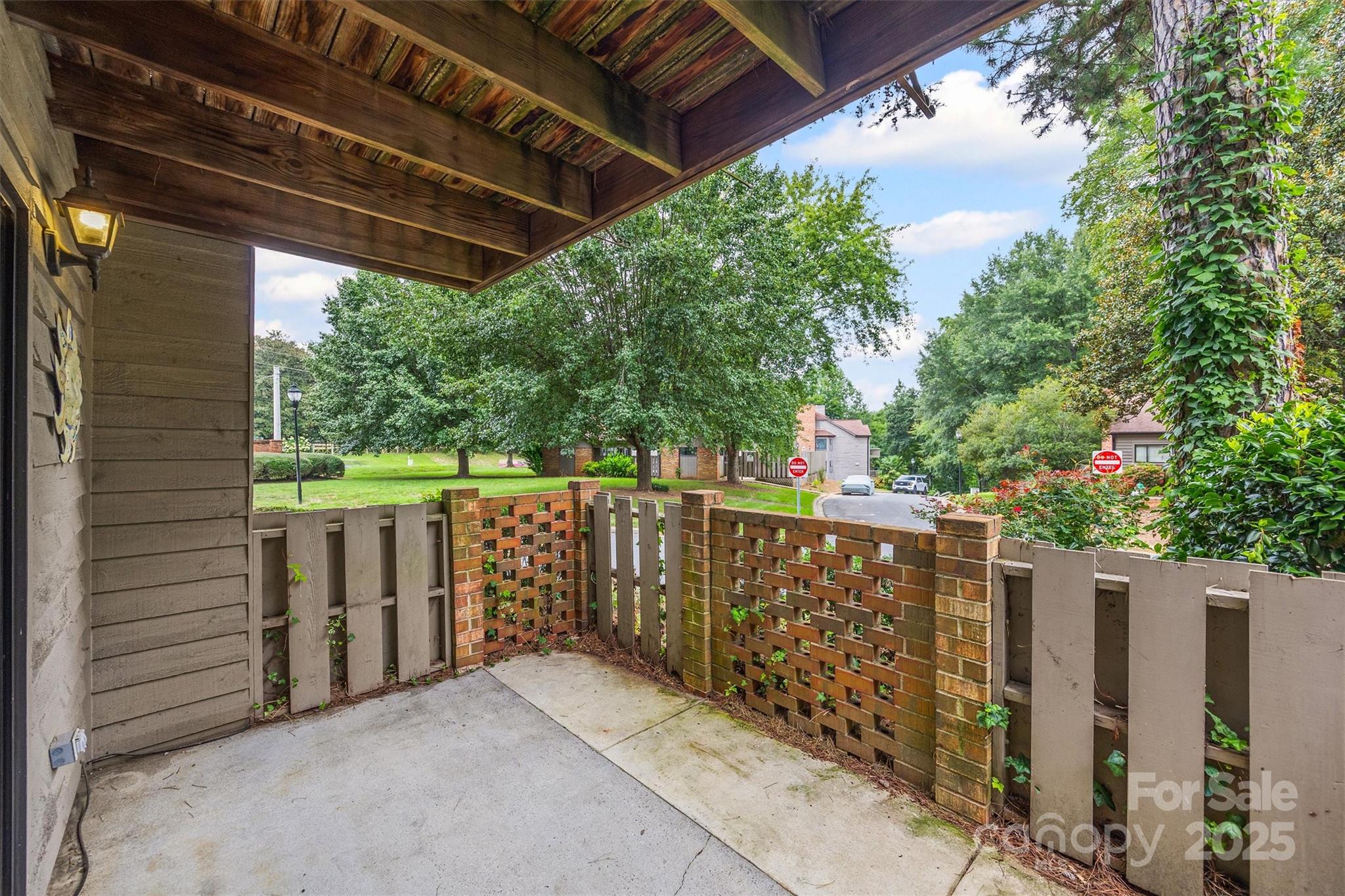 property viewer photo 18