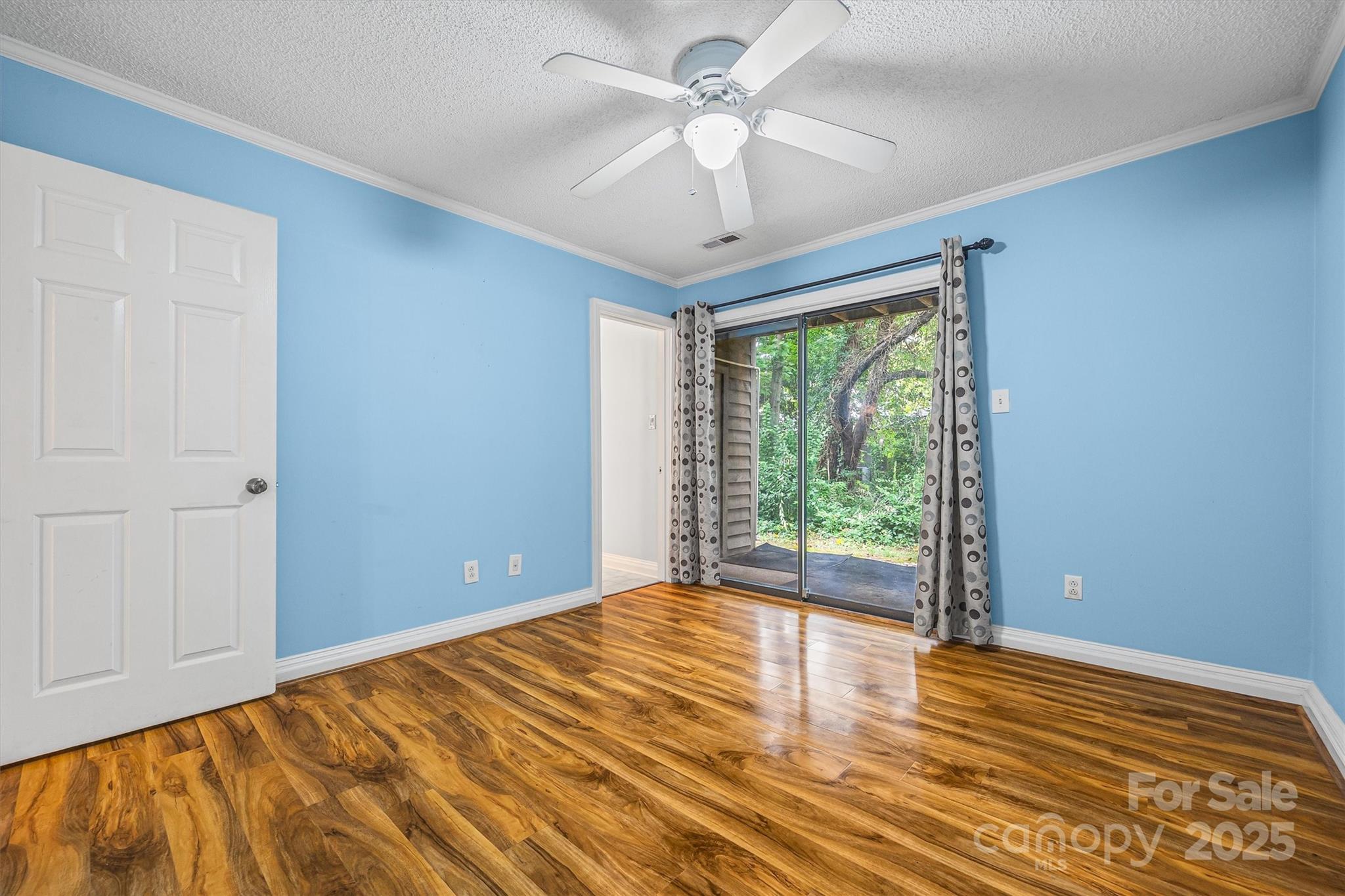 property viewer photo 22