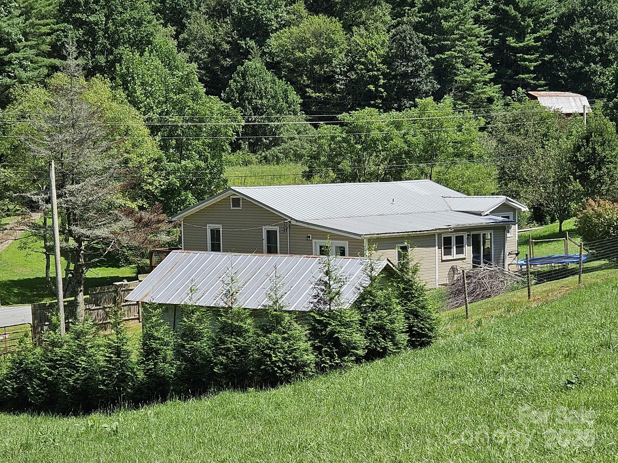 property viewer photo 1