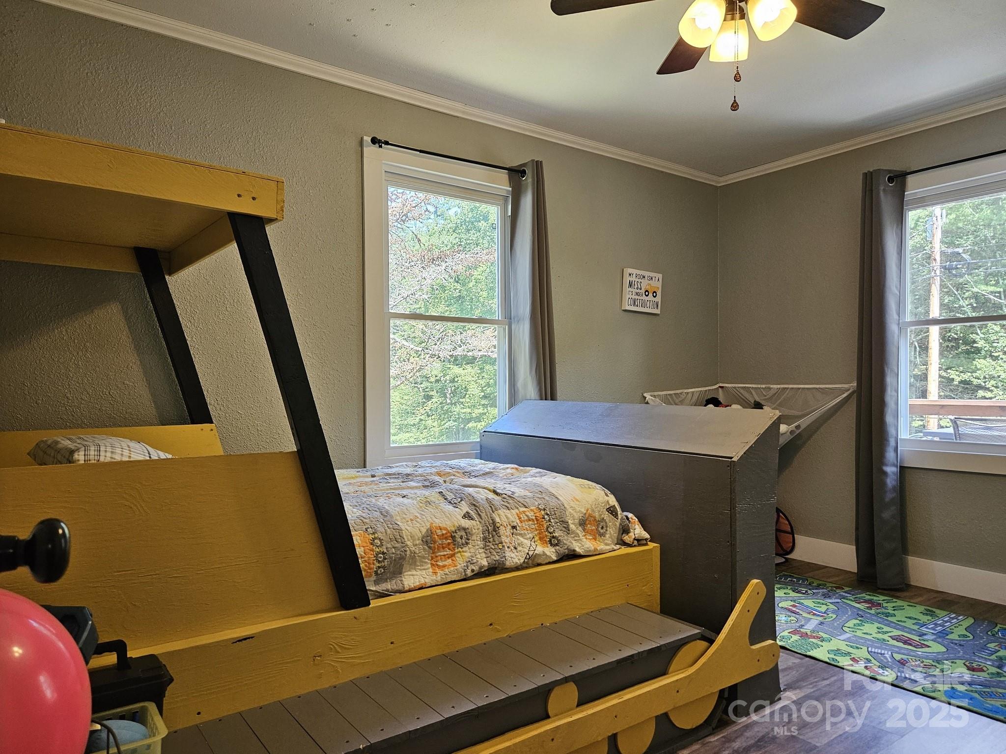 property viewer photo 18