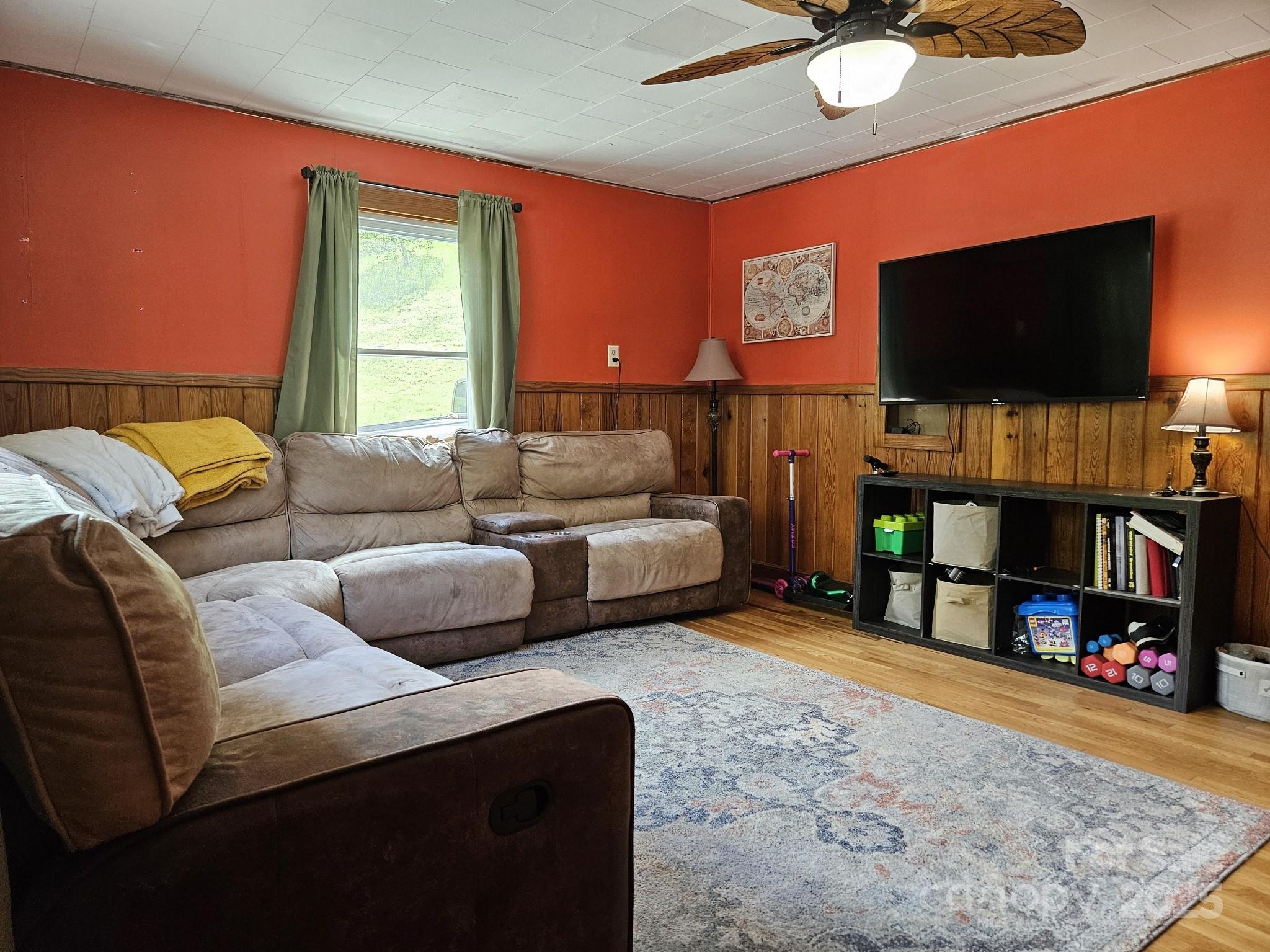 property viewer photo 2