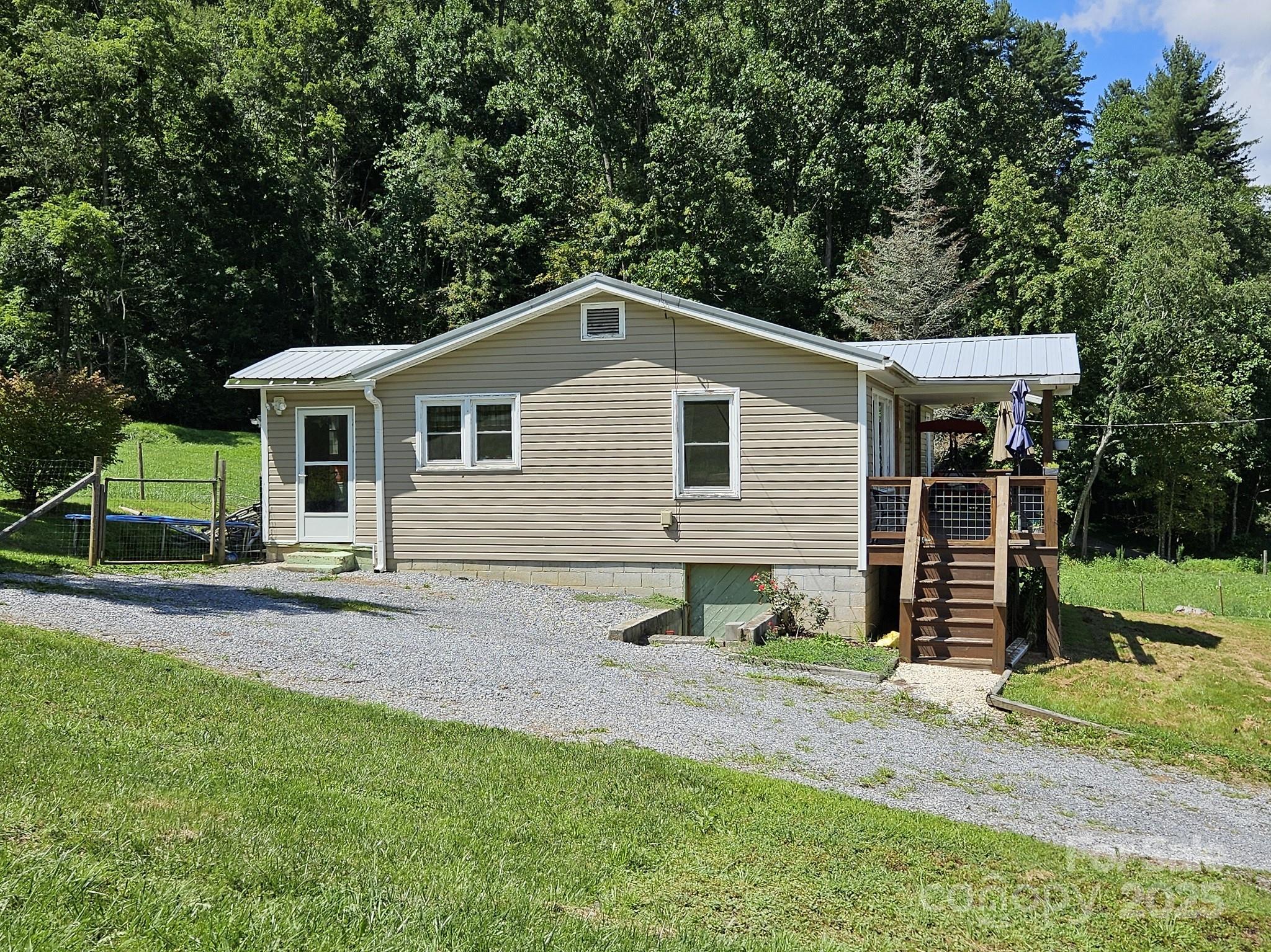 property viewer photo 20