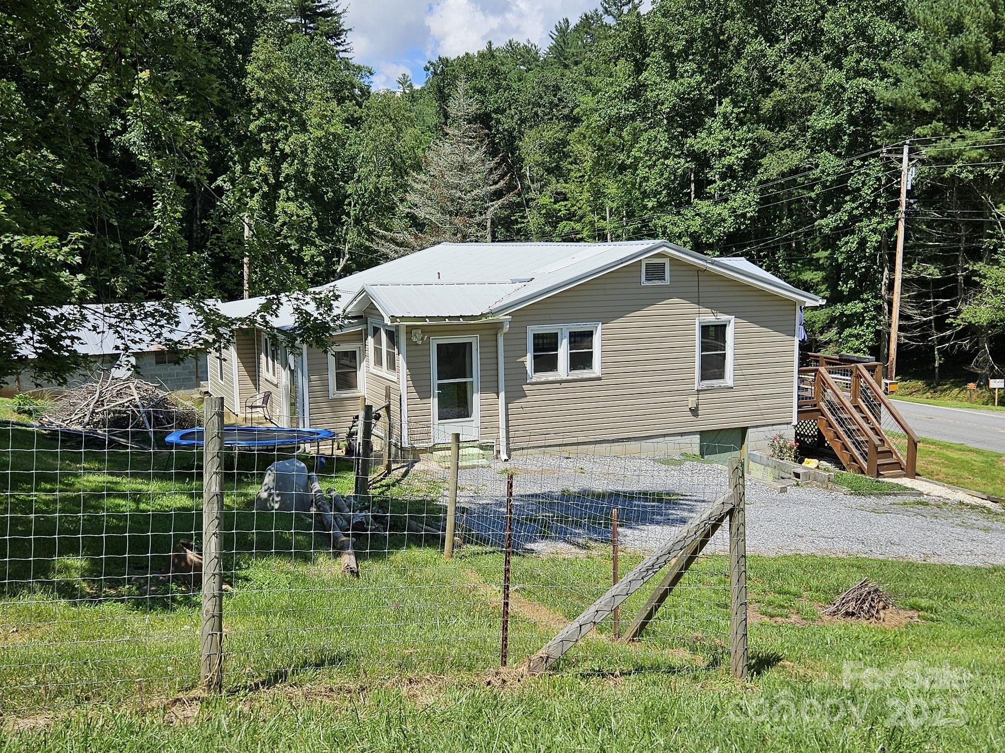 property viewer photo 21