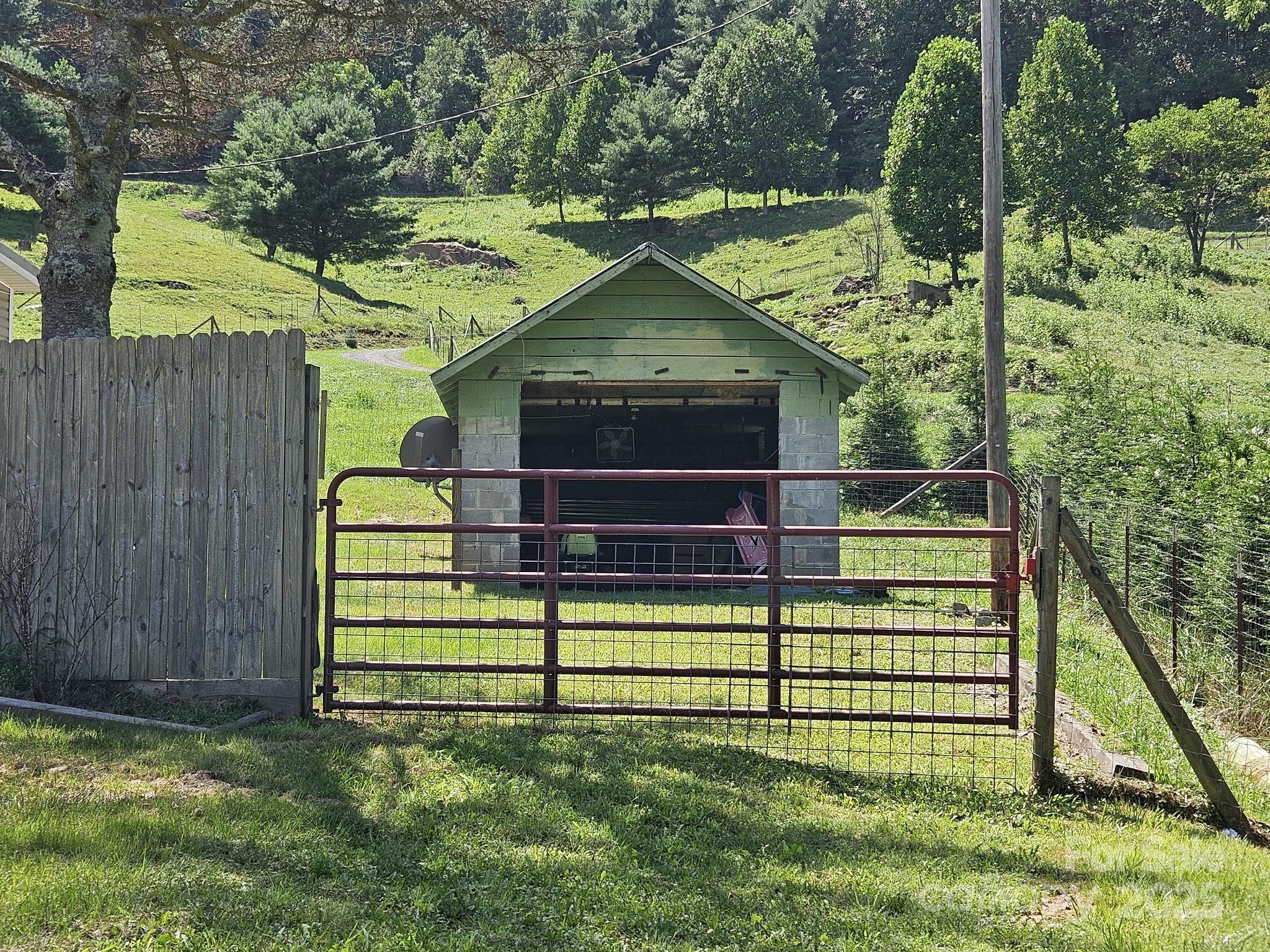 property viewer photo 23