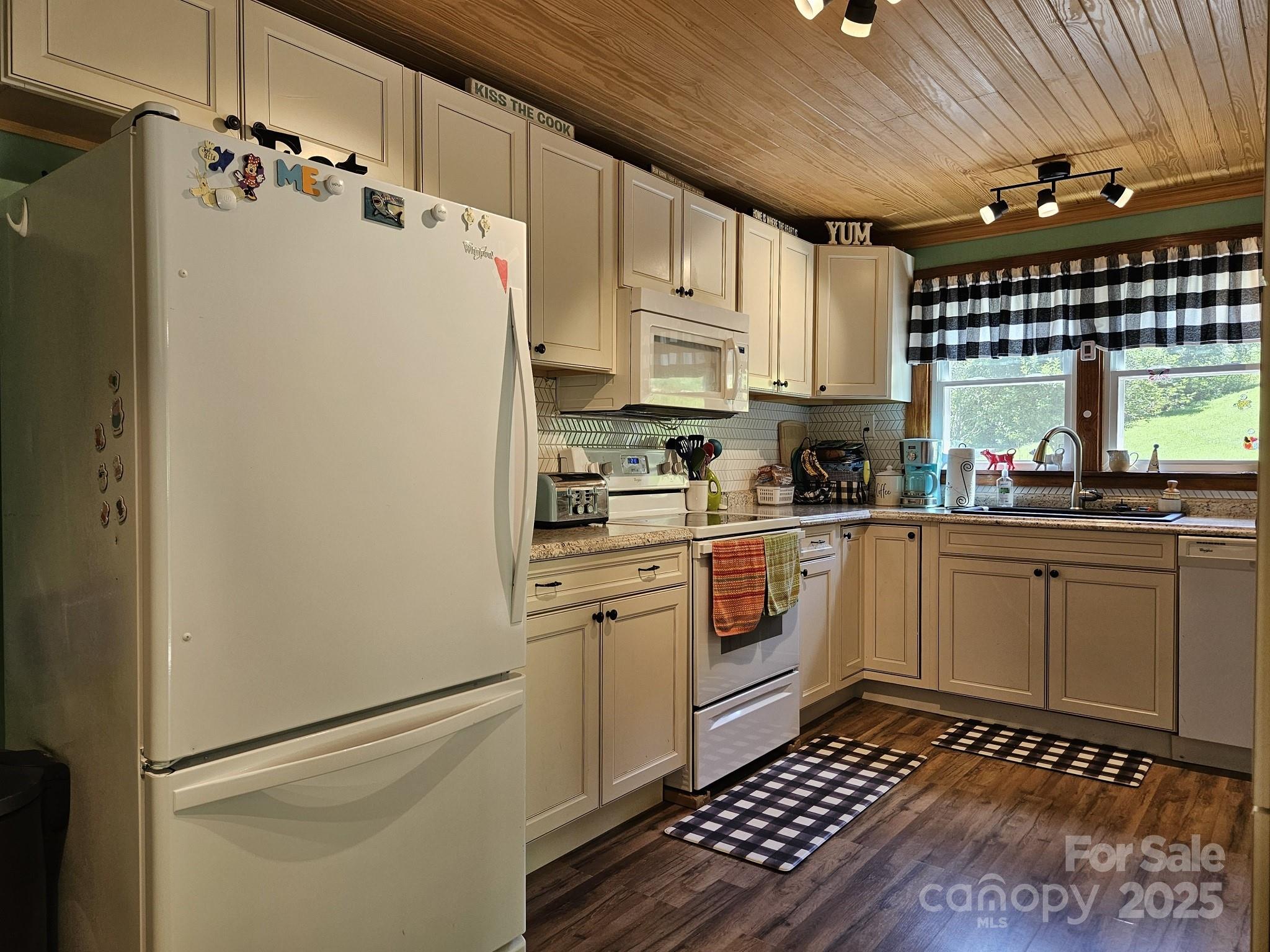 property viewer photo 5