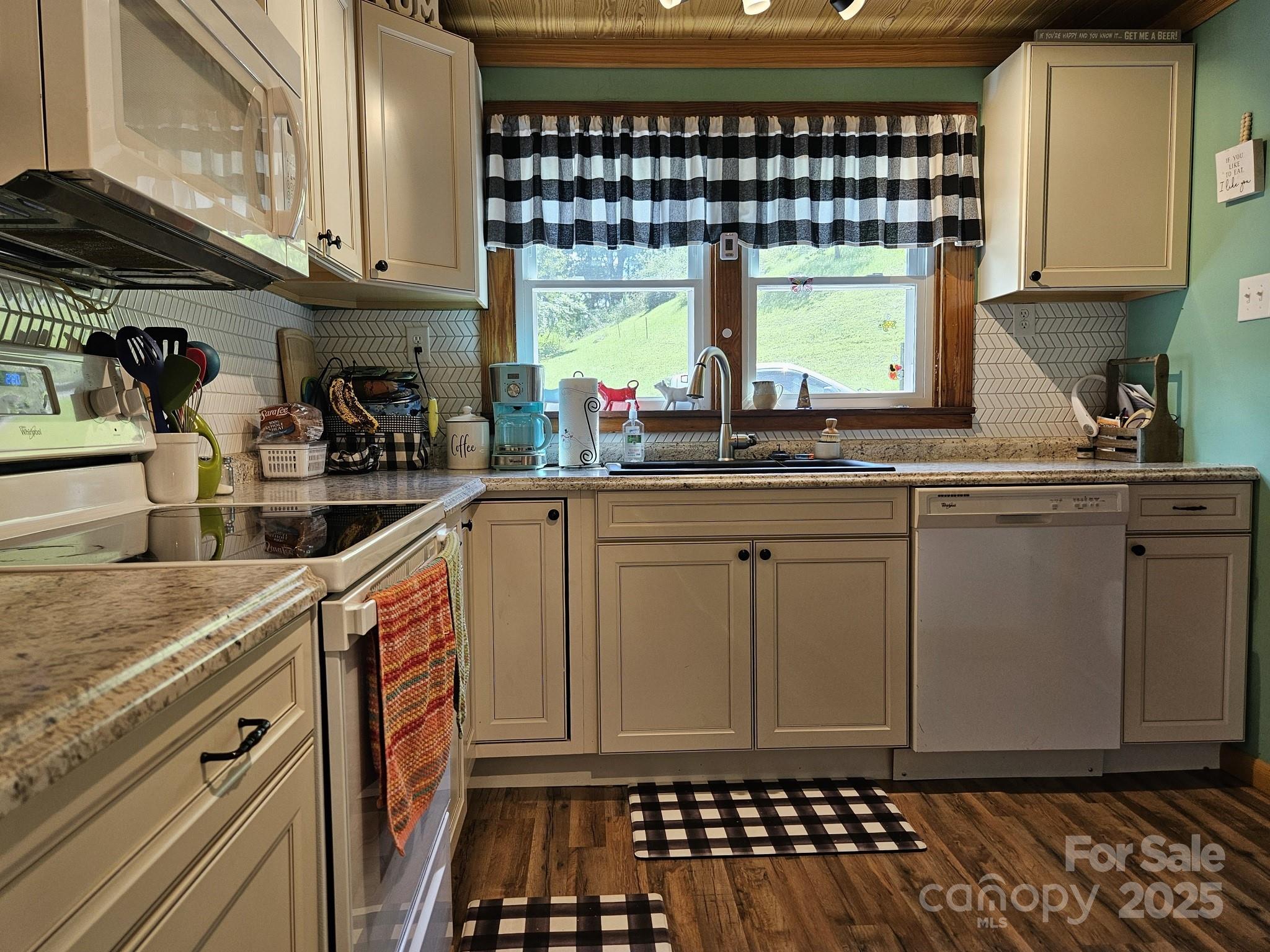 property viewer photo 6
