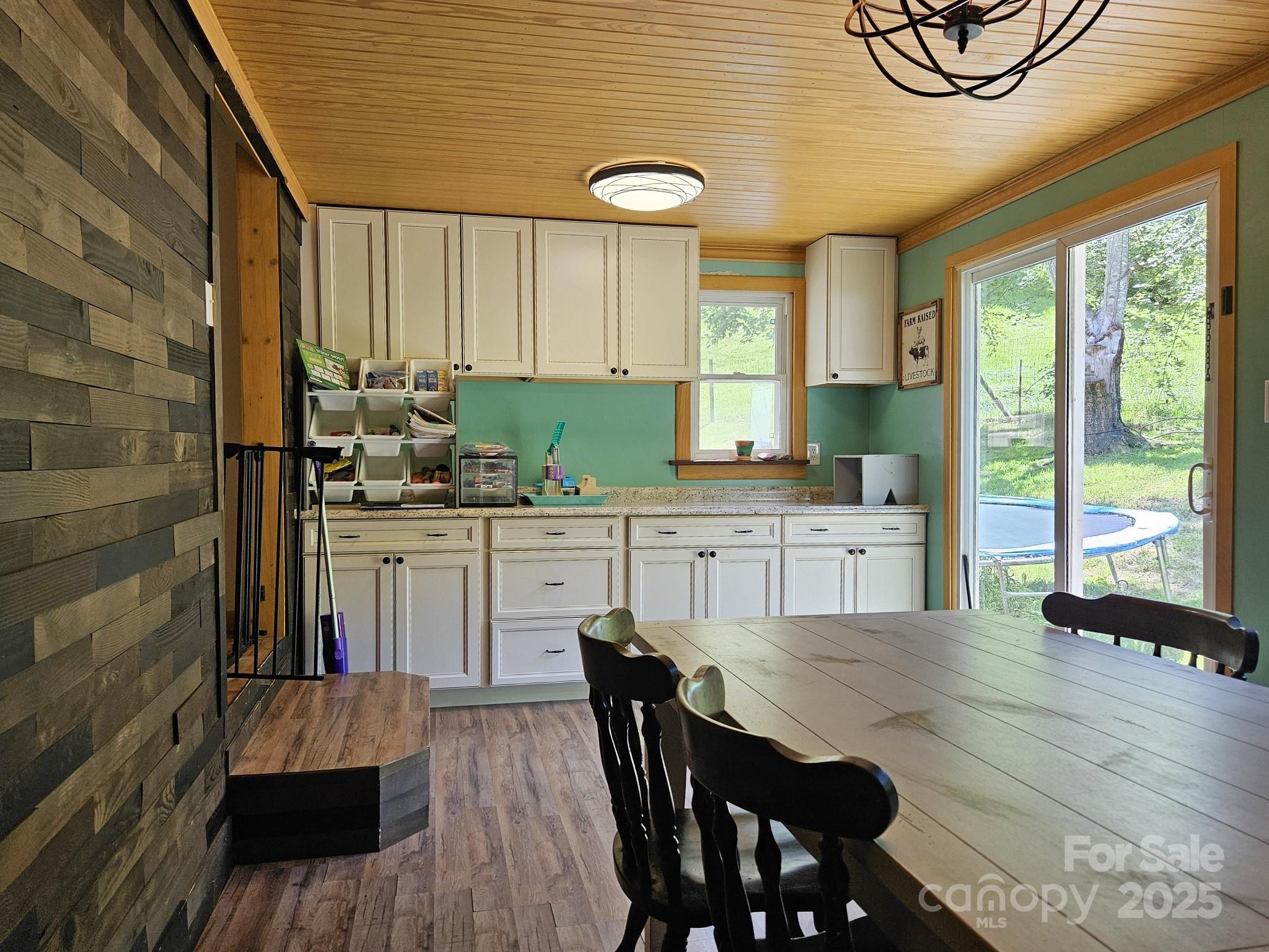 property viewer photo 9