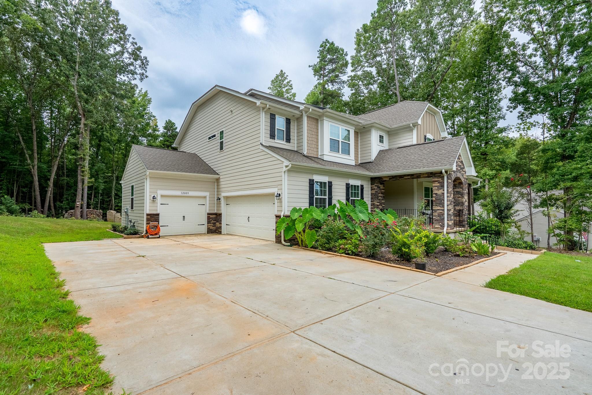 main property photo 41