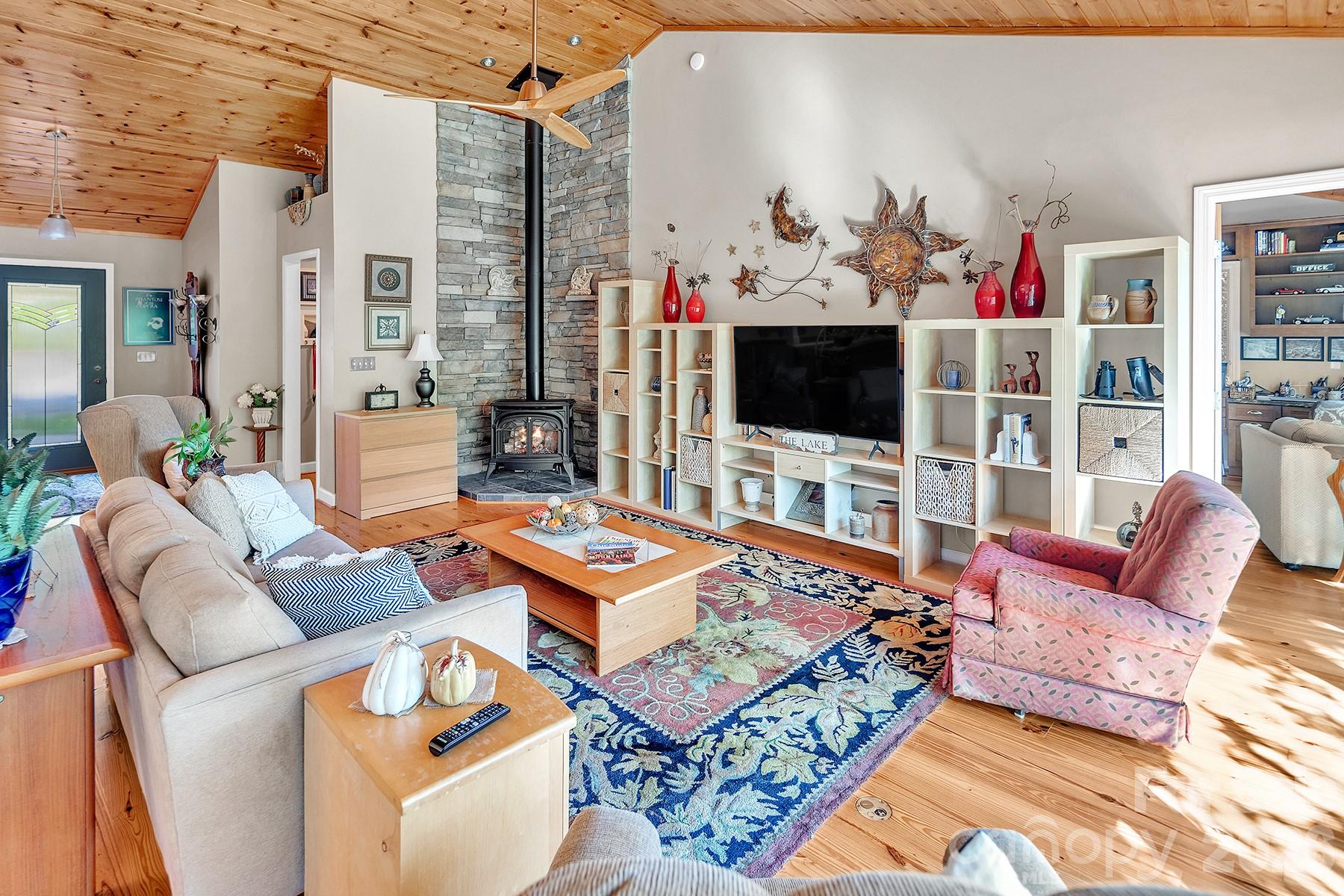 property viewer photo 10