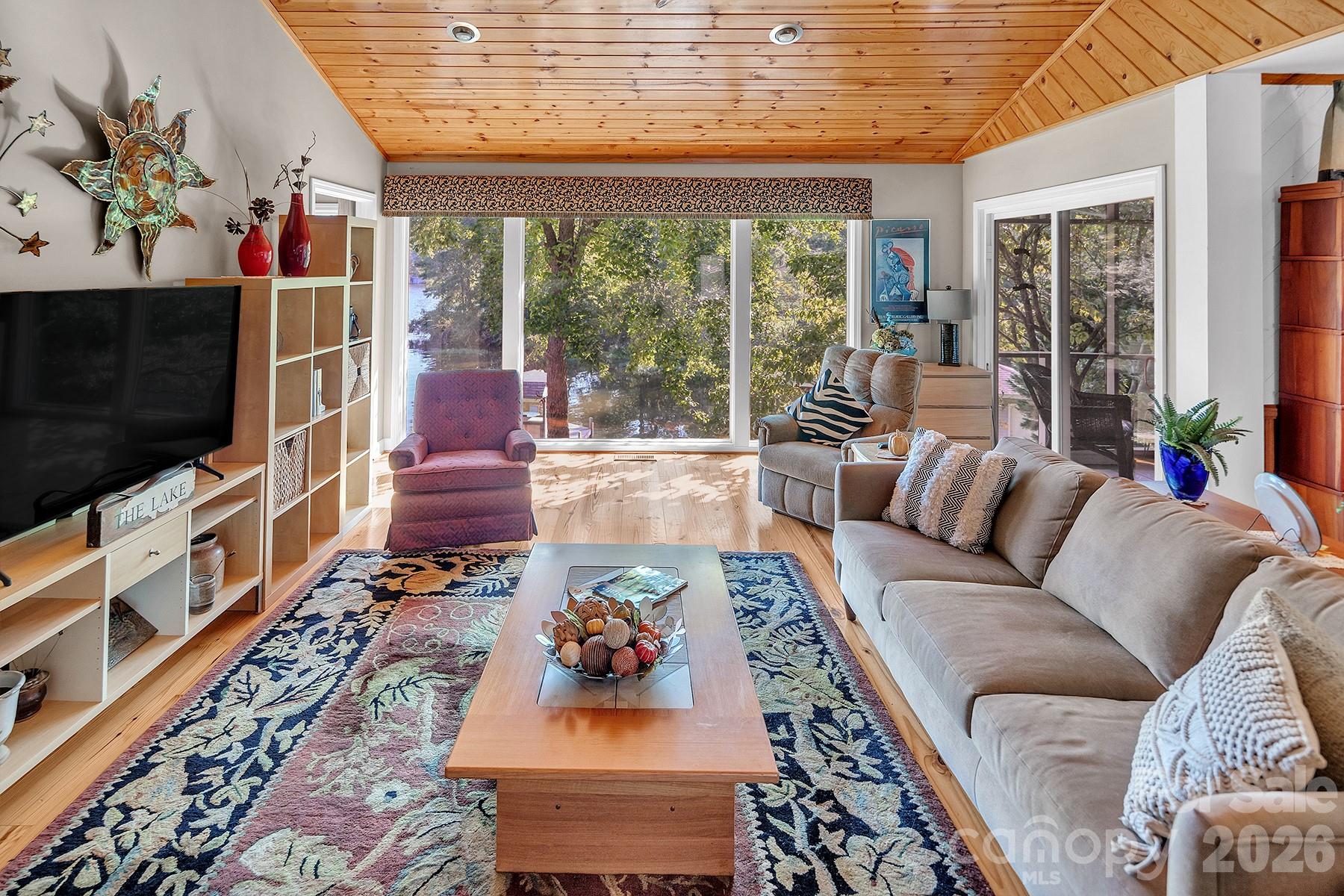 property viewer photo 11