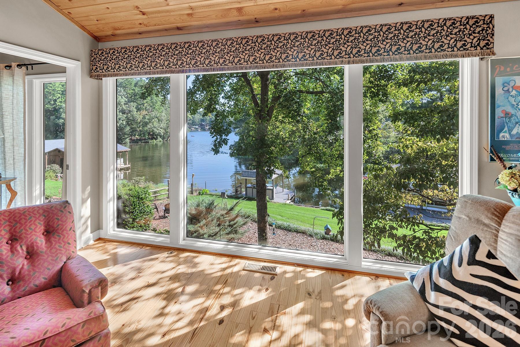 property viewer photo 12