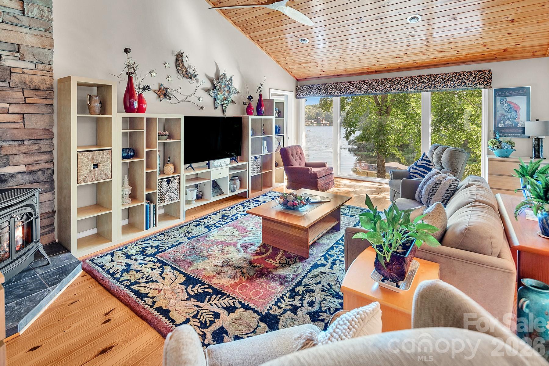 property viewer photo 13