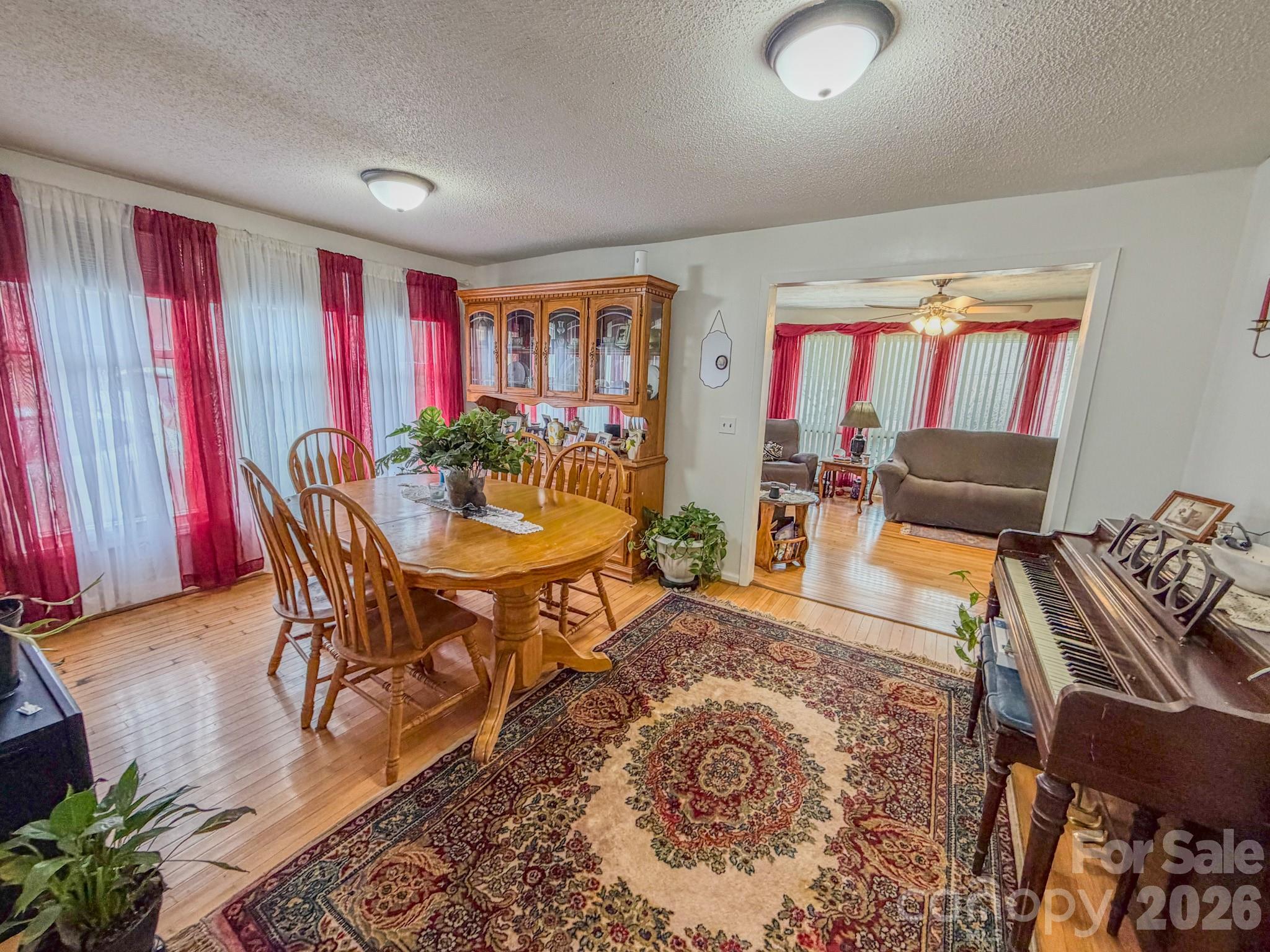 property viewer photo 12