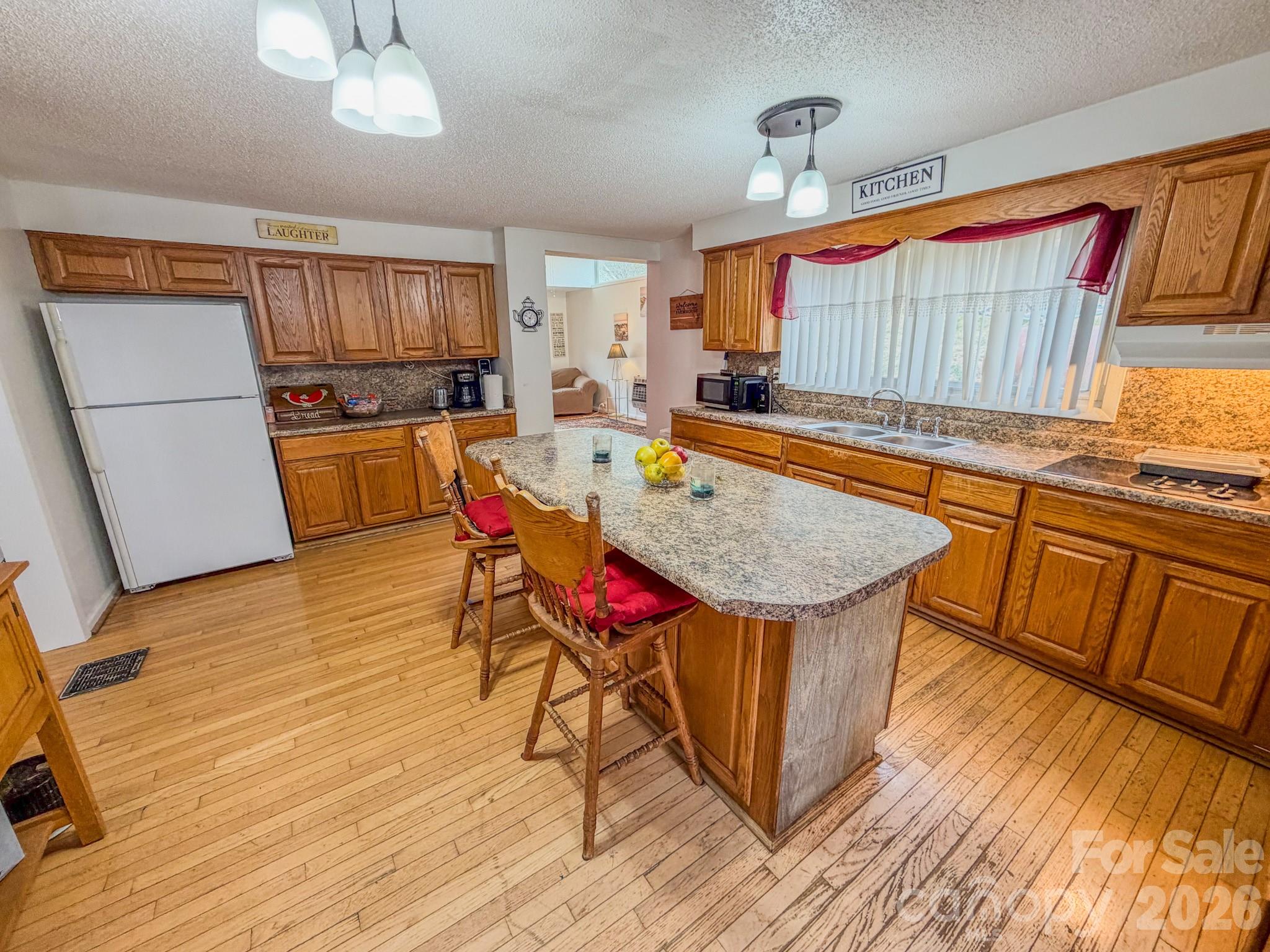 property viewer photo 15