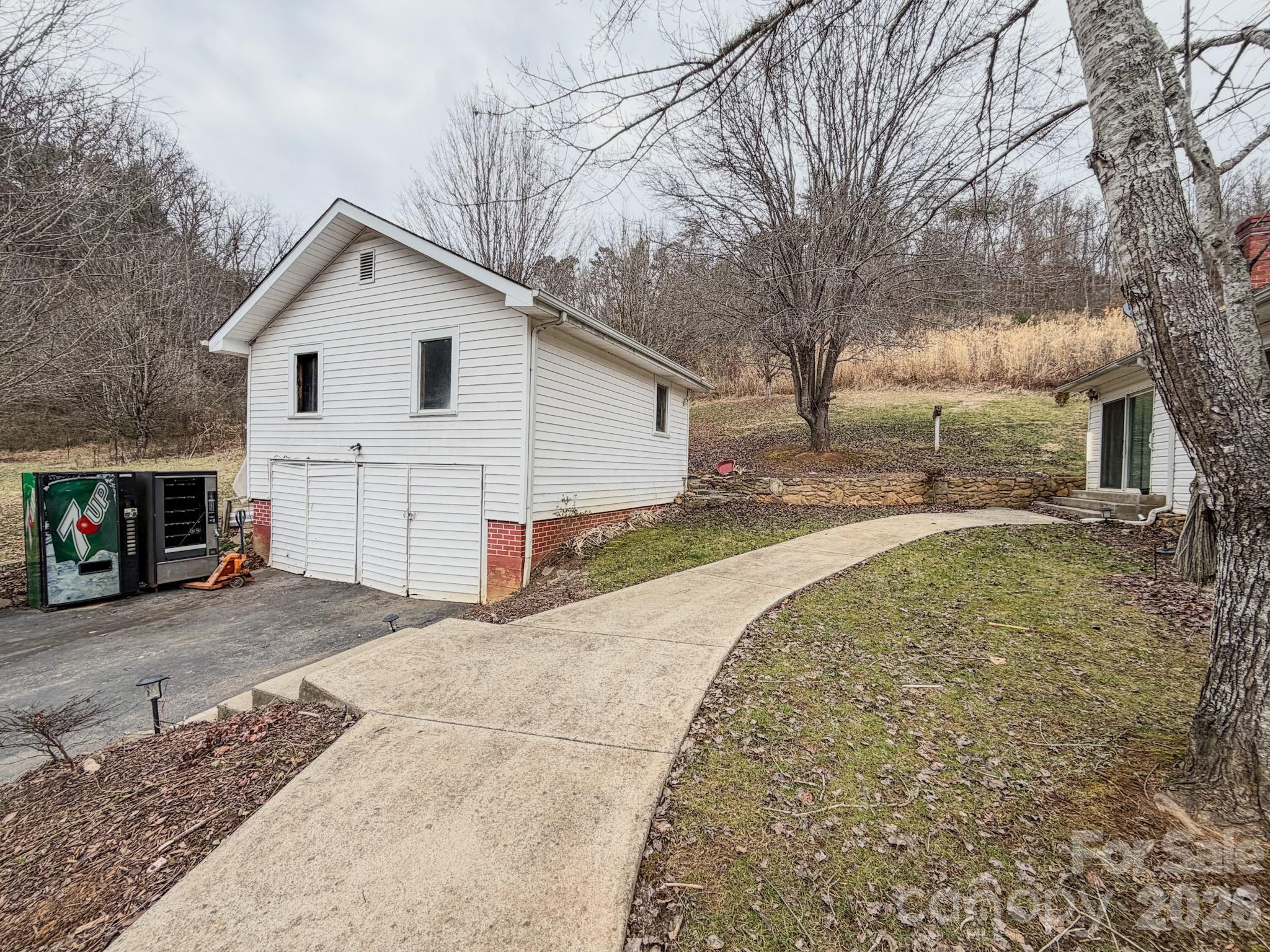property viewer photo 2