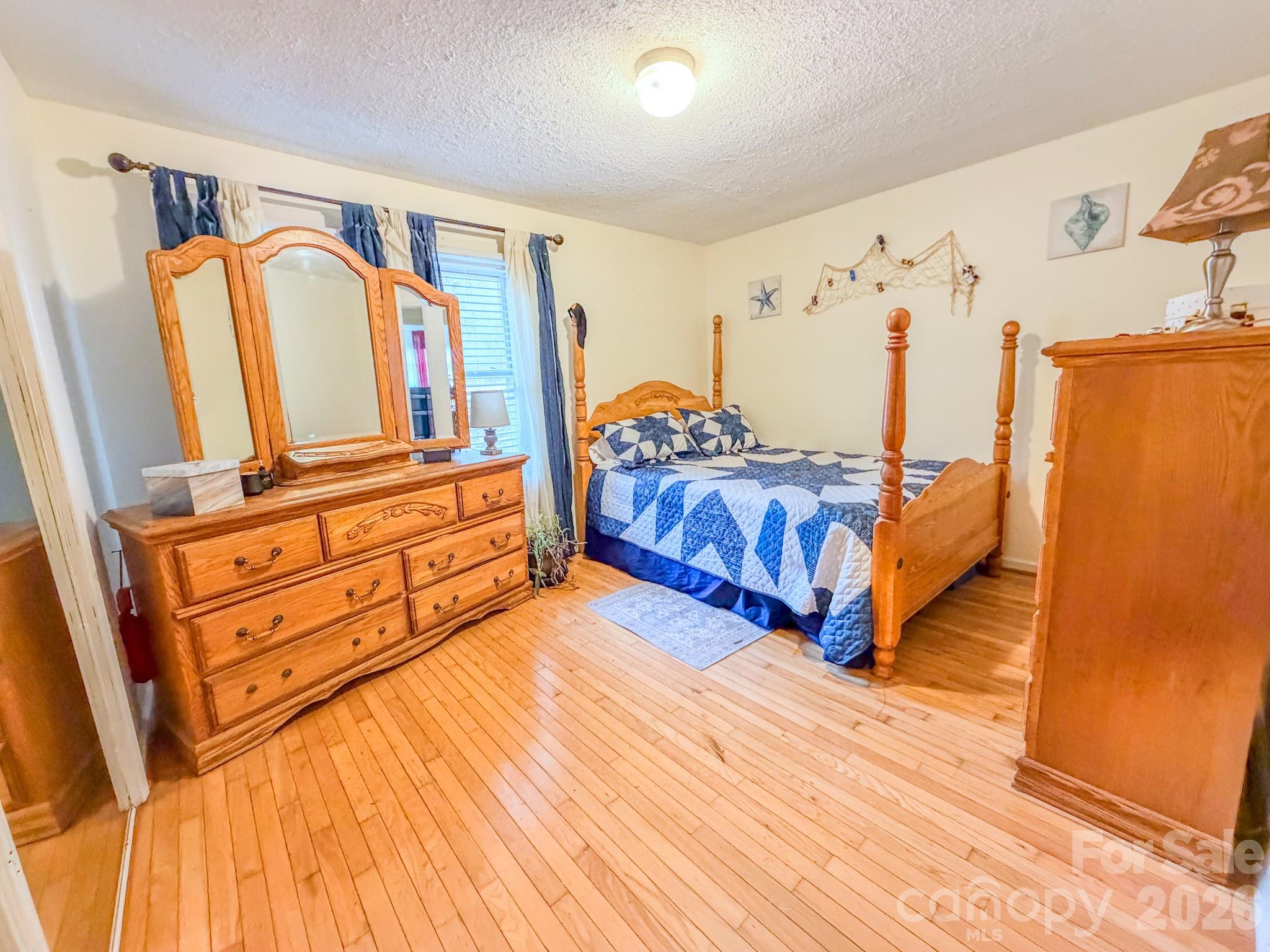 property viewer photo 26