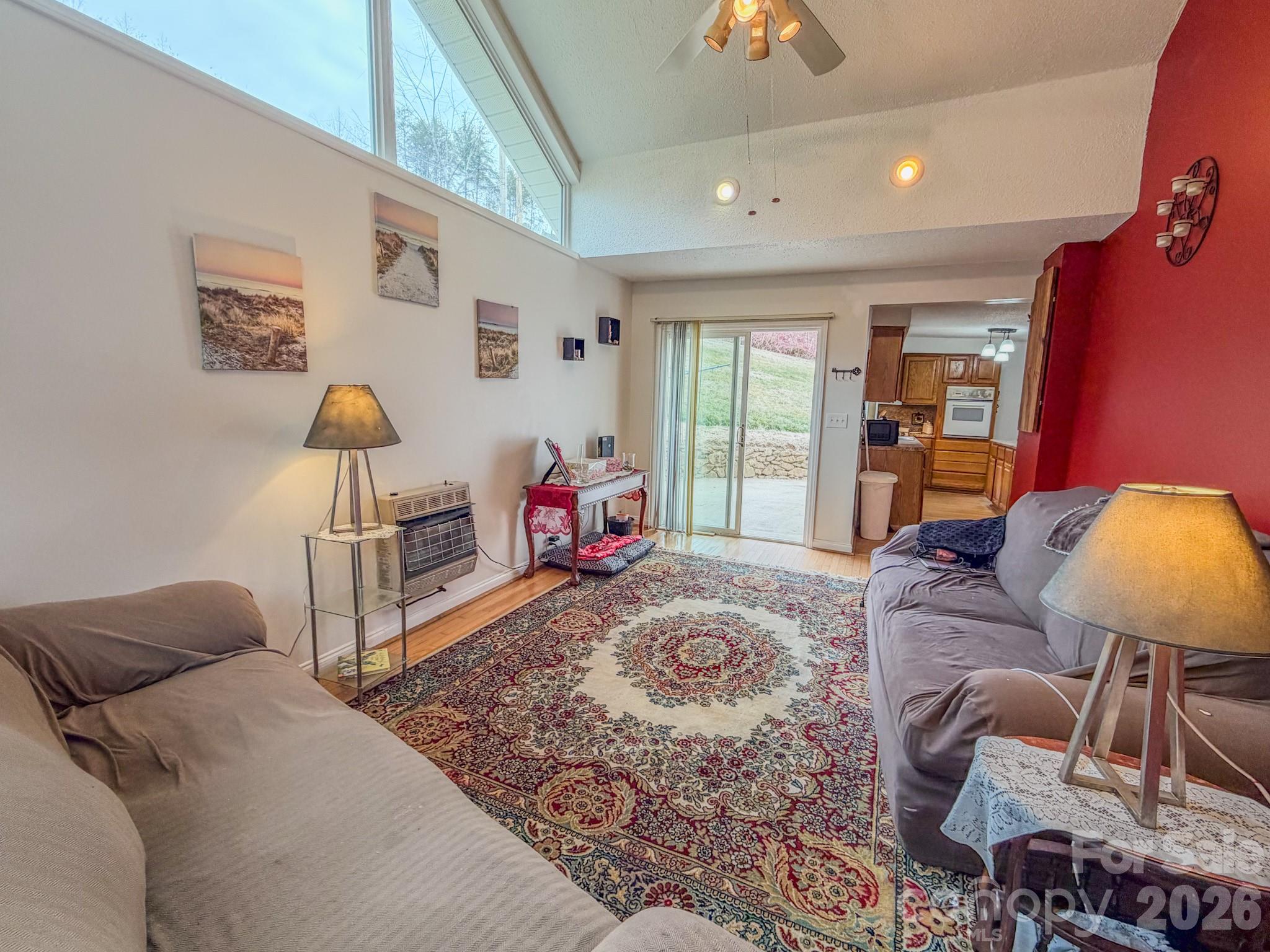 property viewer photo 31