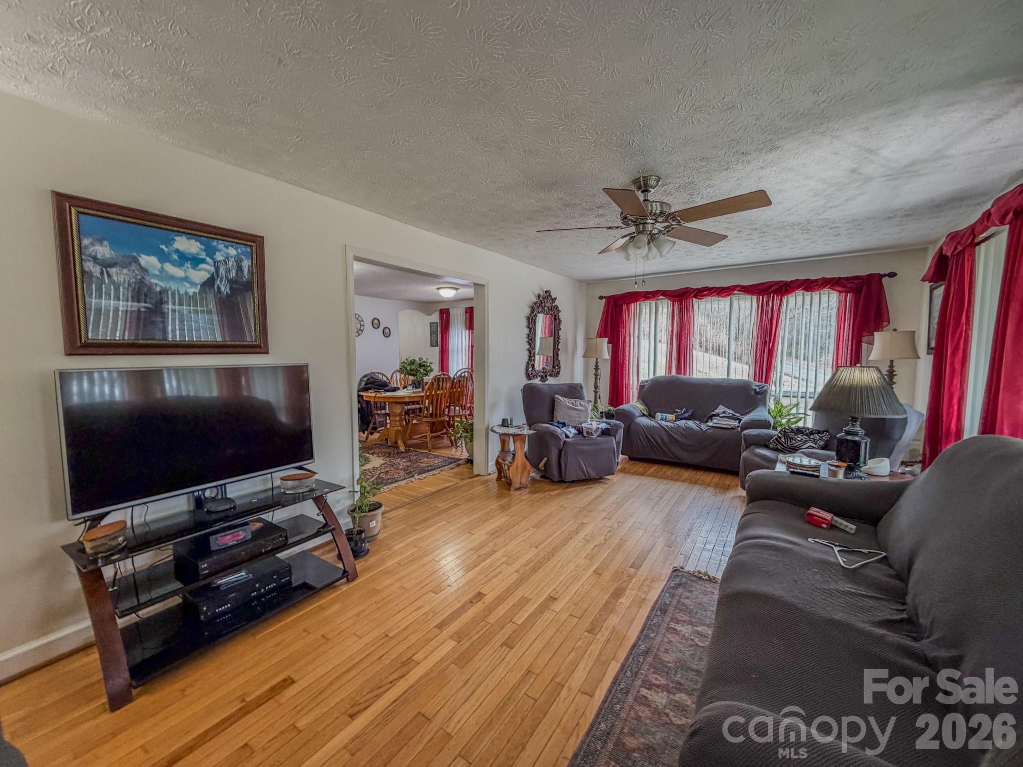 property viewer photo 6