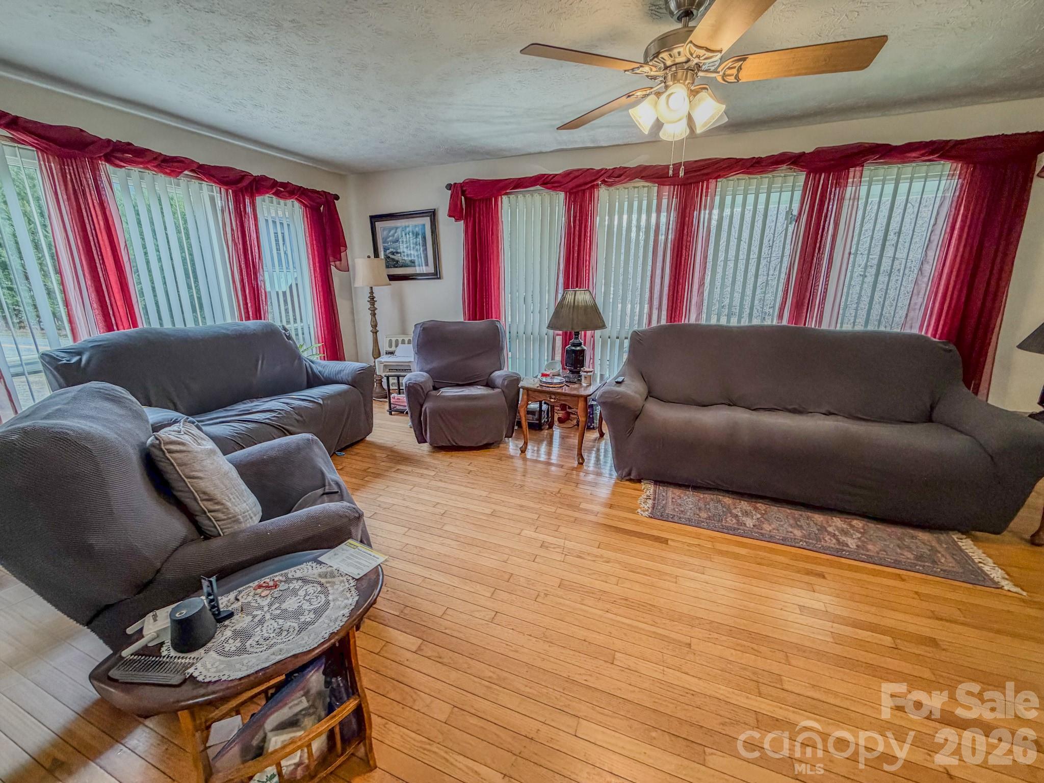 property viewer photo 7