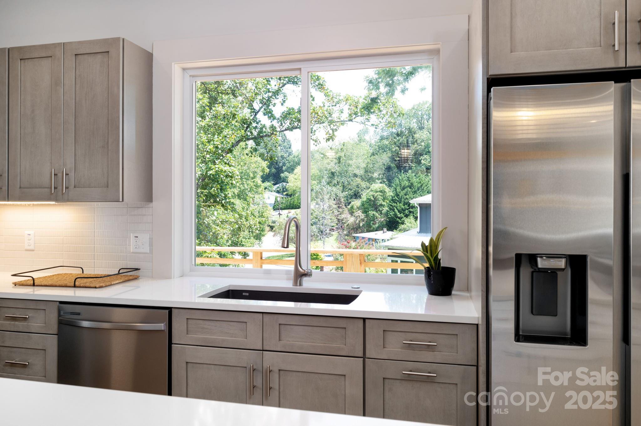property viewer photo 11