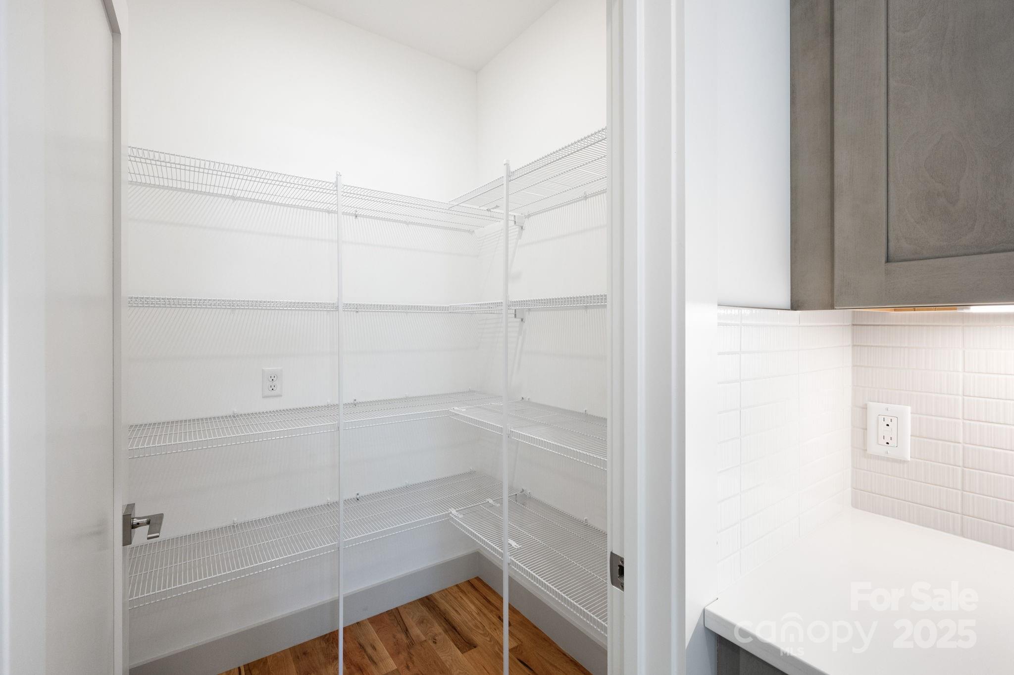 property viewer photo 12