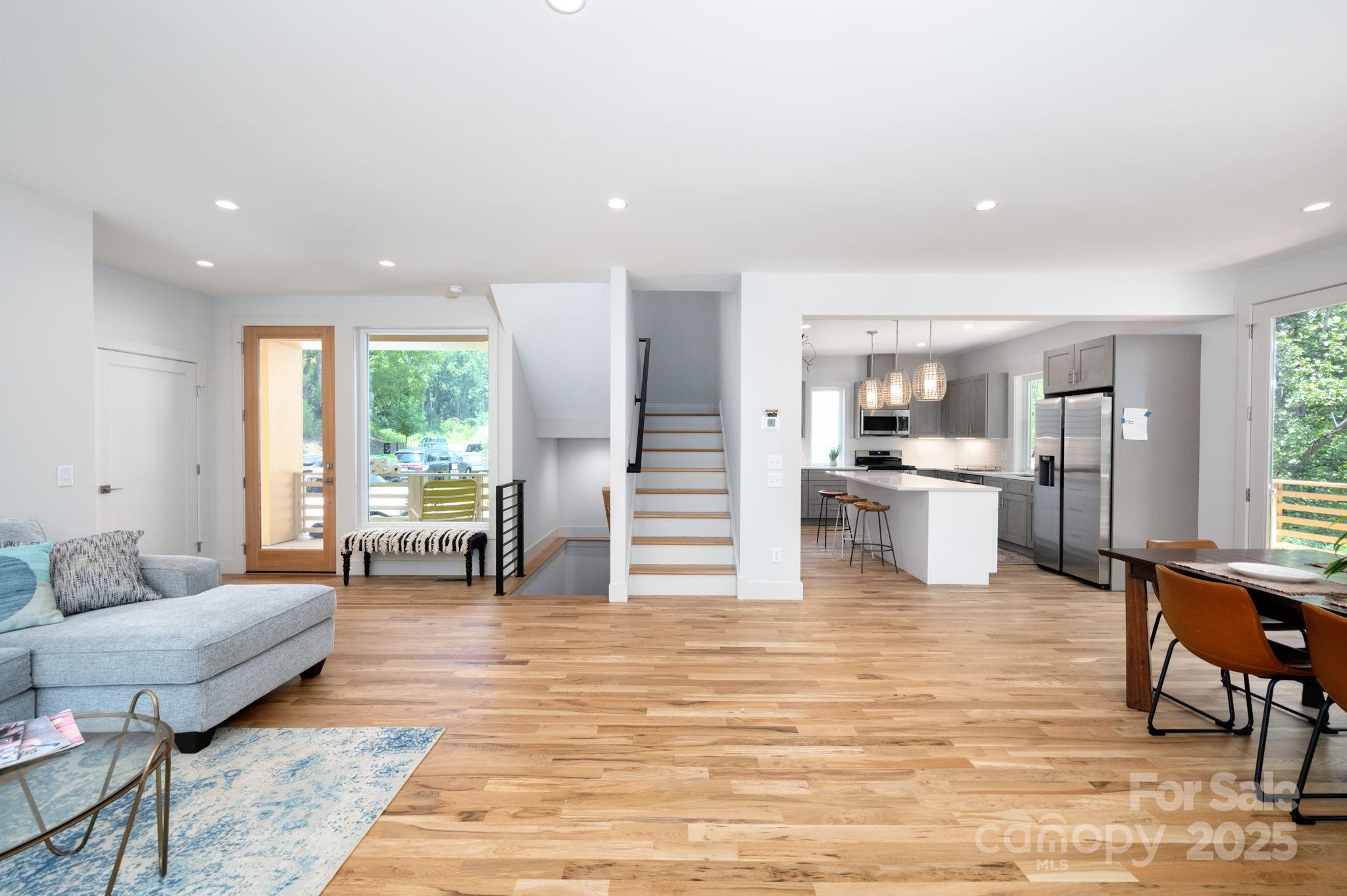 property viewer photo 14