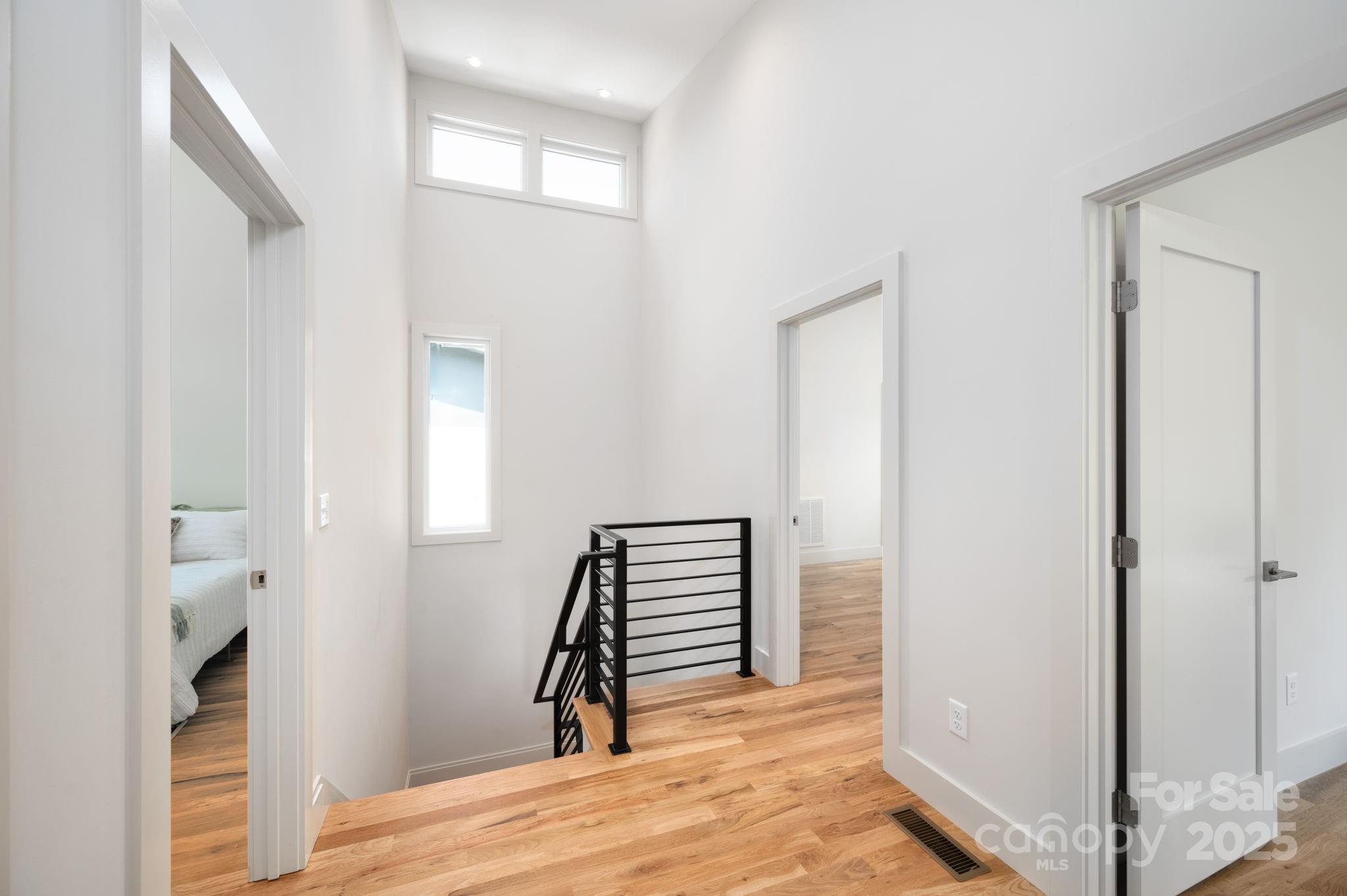 property viewer photo 16