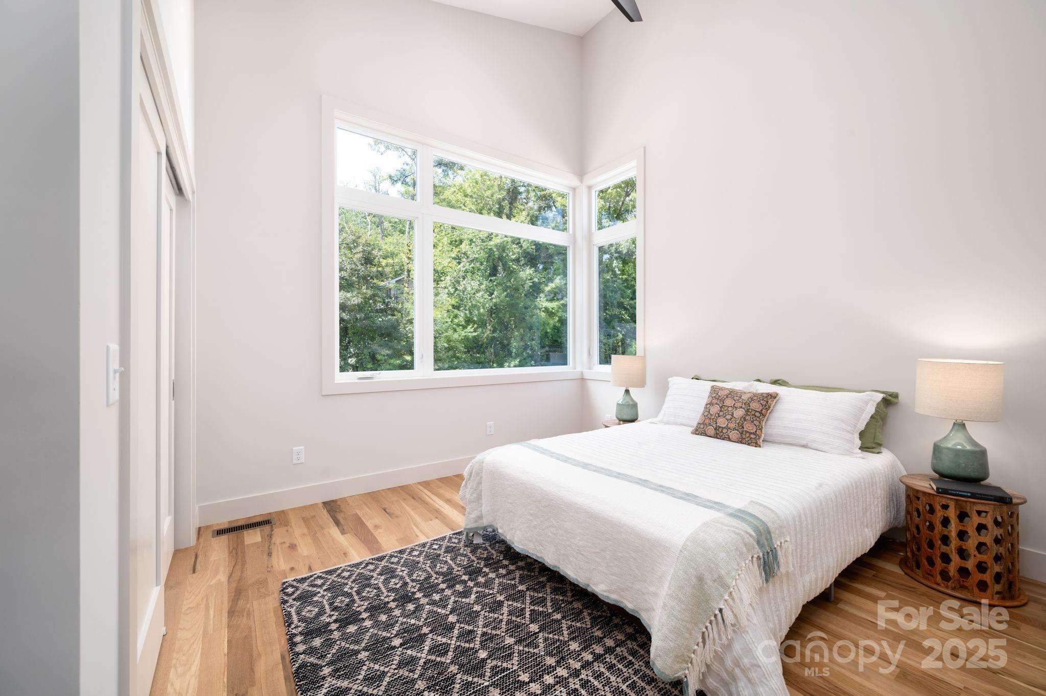 property viewer photo 21