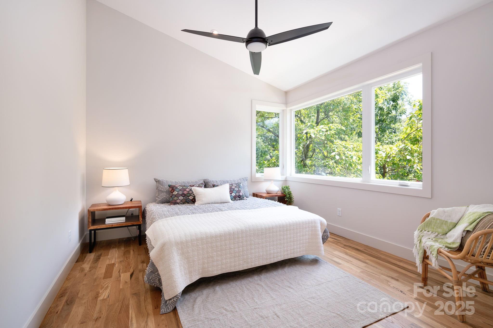 property viewer photo 23