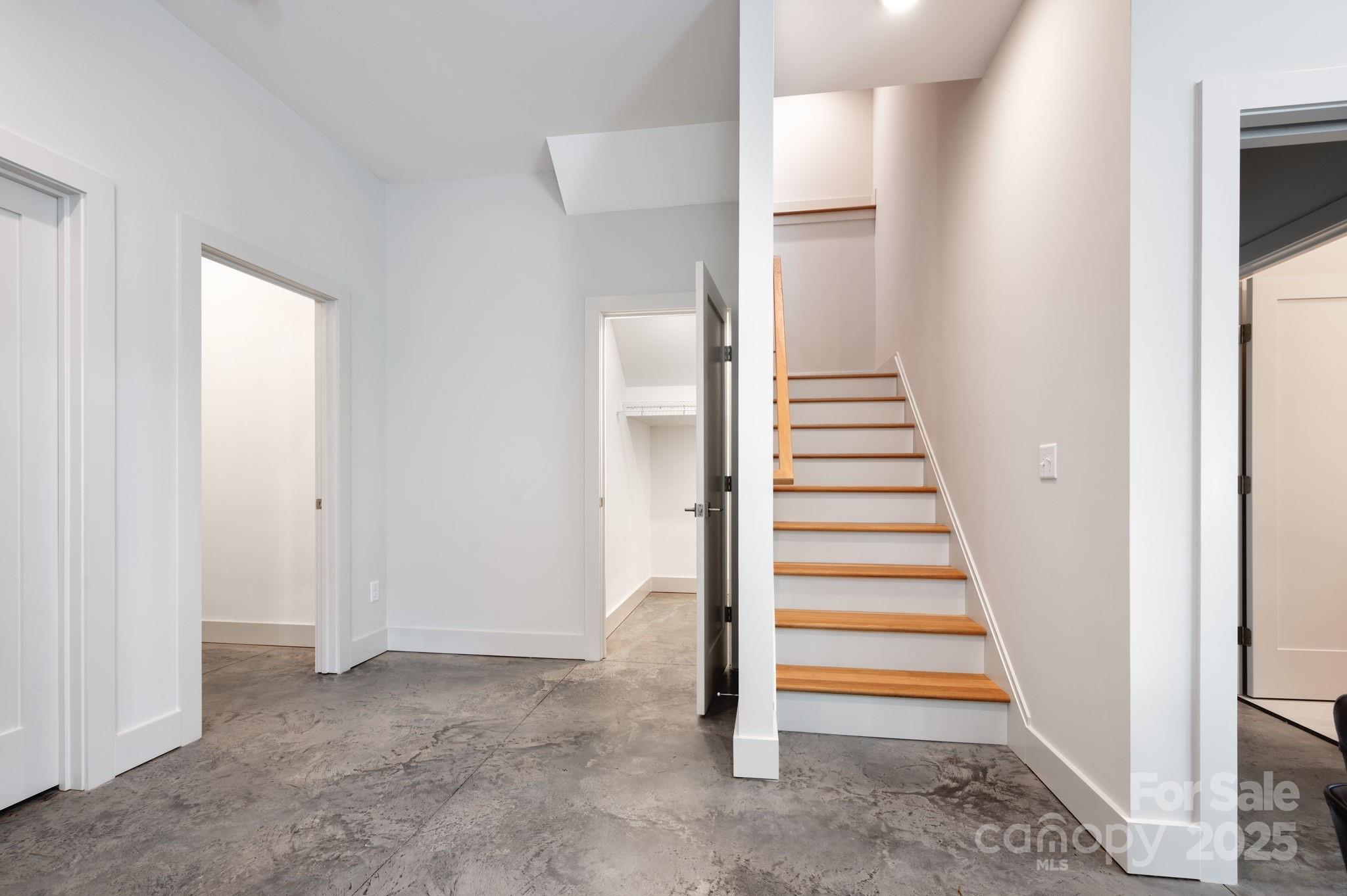property viewer photo 31